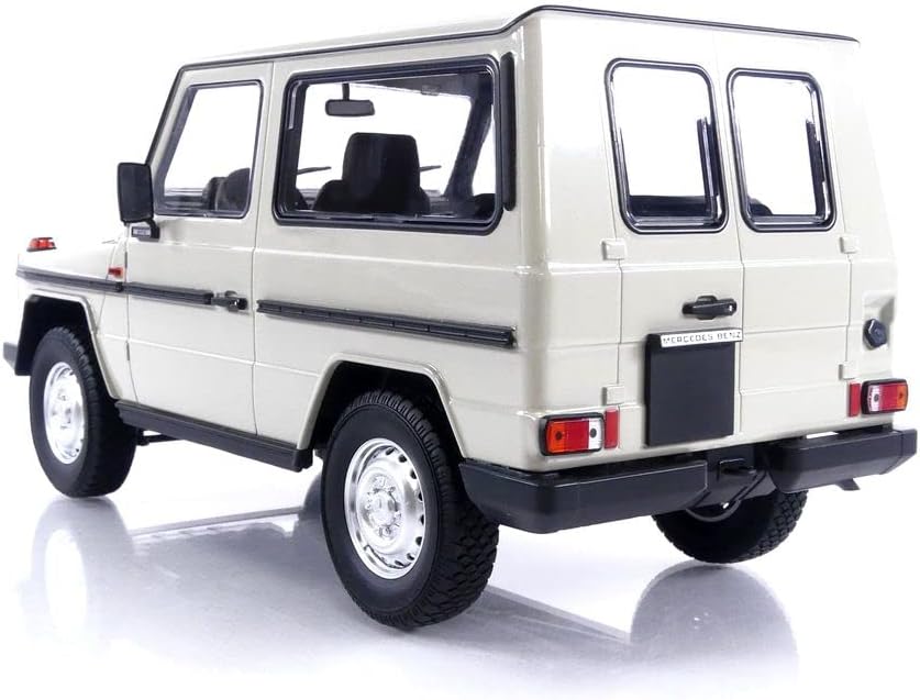 MINICHAMPS 1:18 1980 Mercedes-benz G-MODEL SWB  DIECAST CAR CREAM GREY 155038004