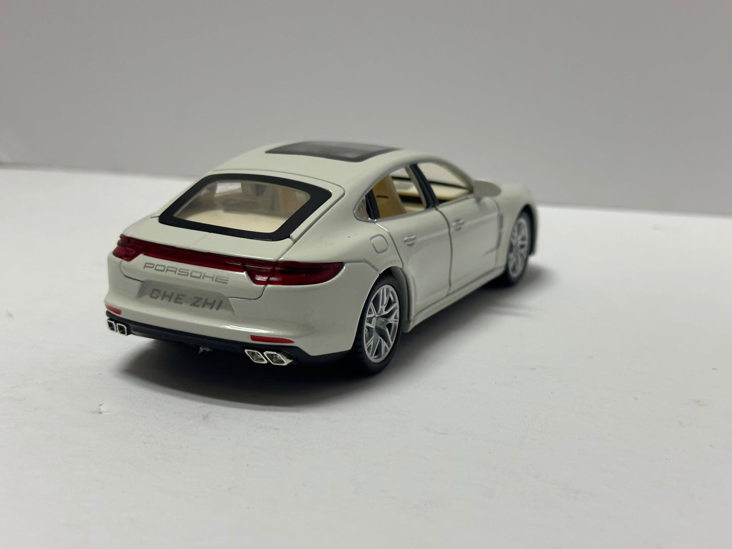 1:24 2020 Porsche Panamera White Diecast With LED Lights