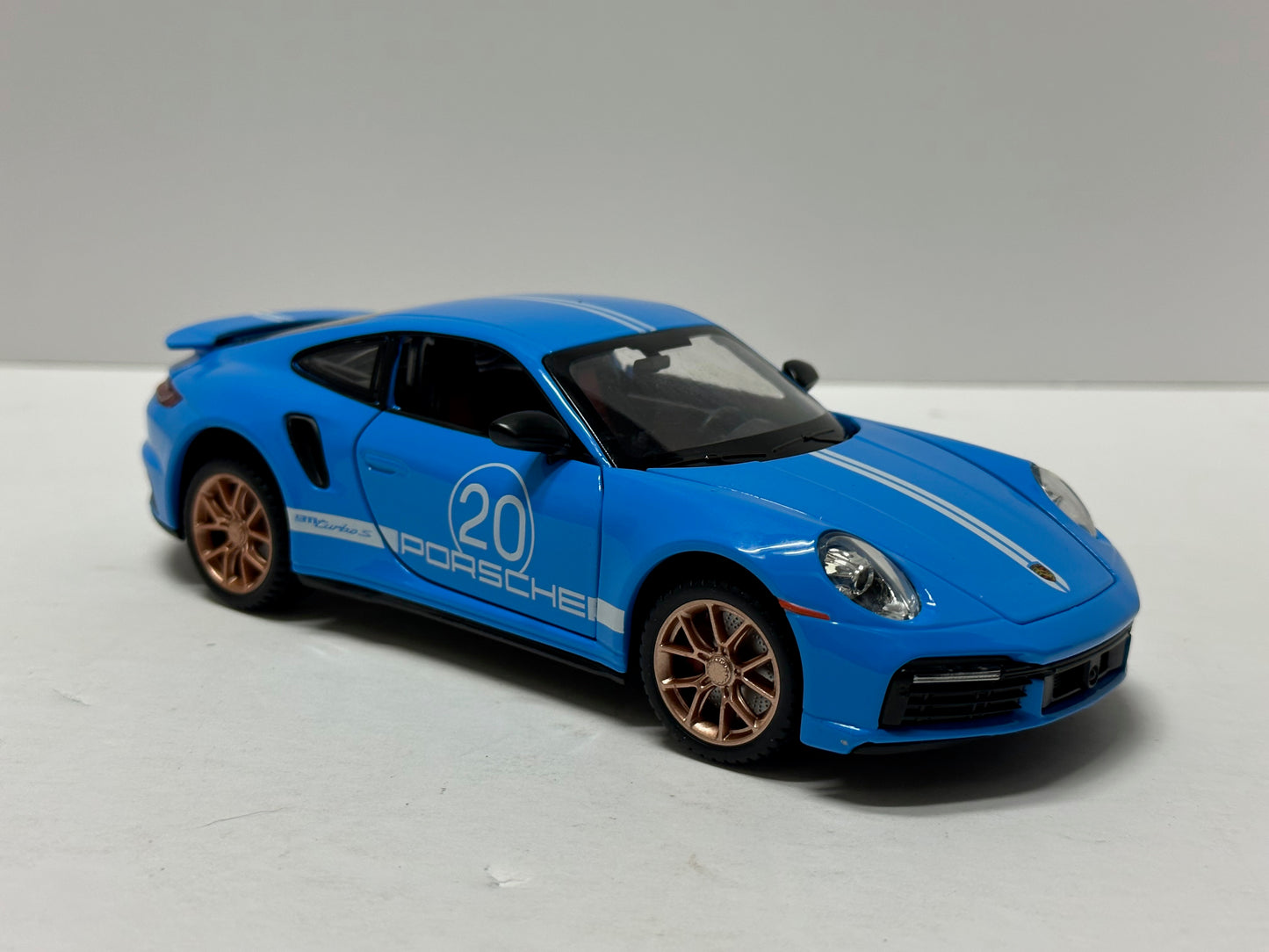 1:24 2020 Porsche 911 Turbo S Diecast With Headlight & Tailight LEDS Blue