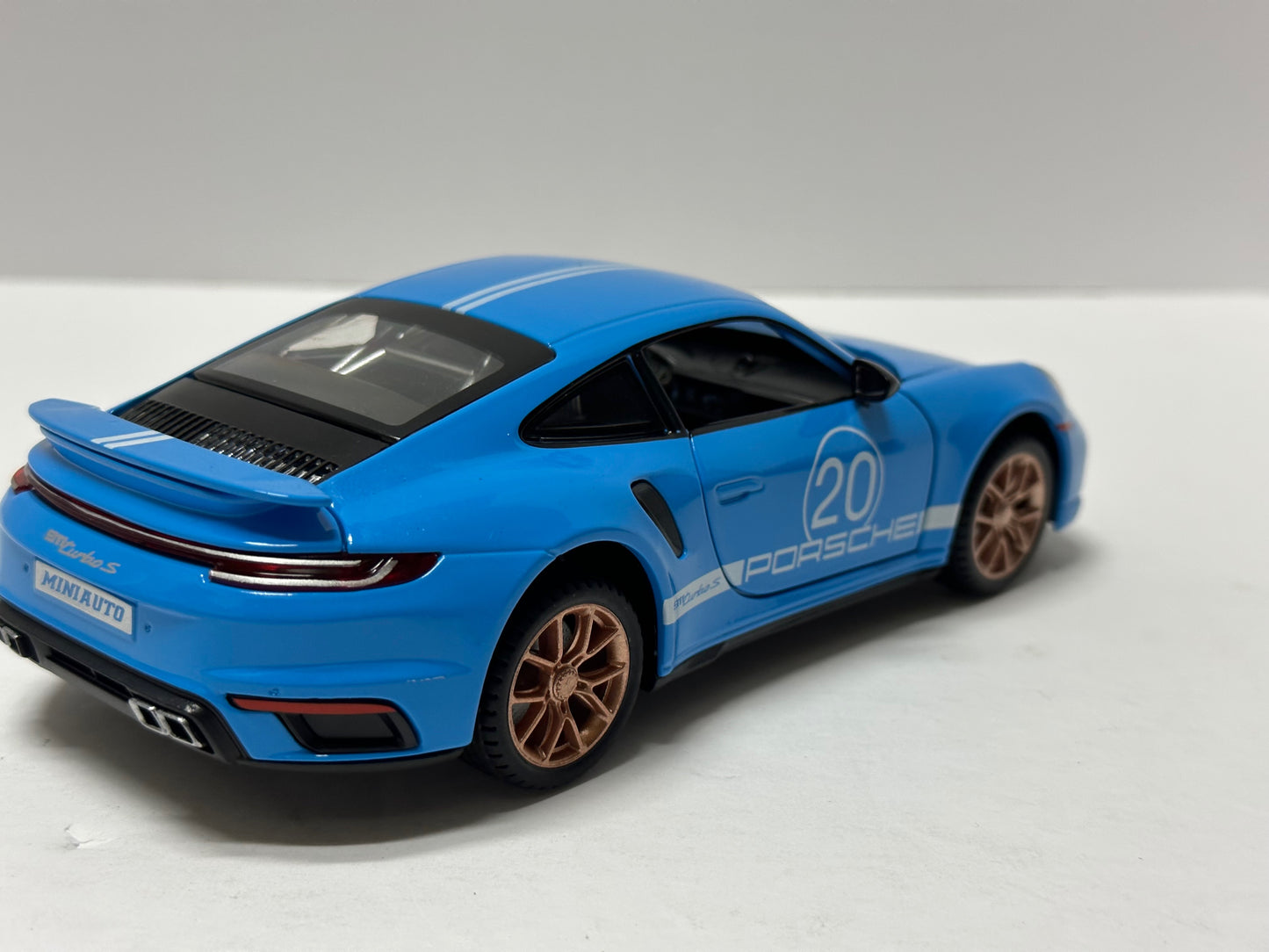 1:24 2020 Porsche 911 Turbo S Diecast With Headlight & Tailight LEDS Blue