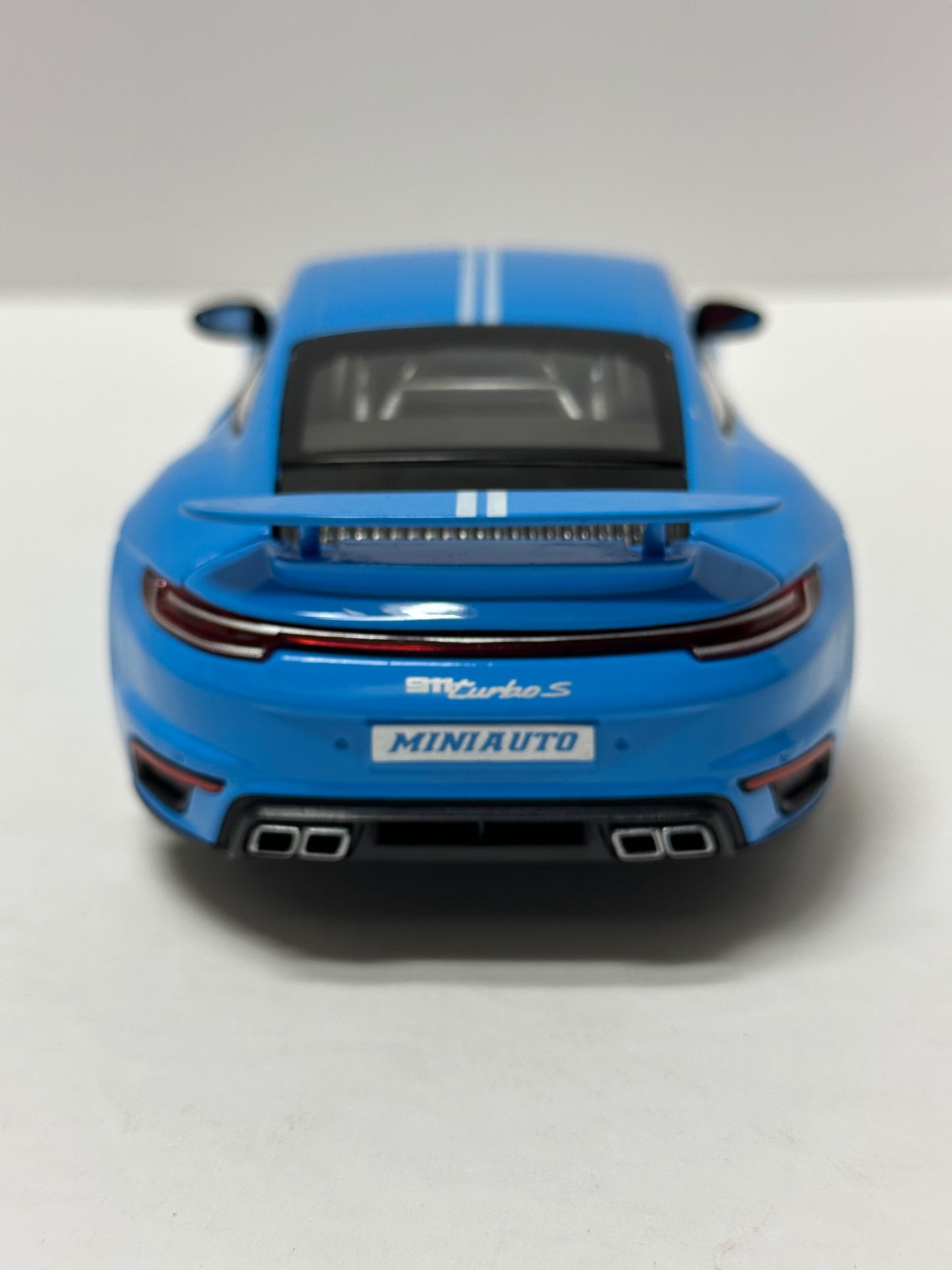 1:24 2020 Porsche 911 Turbo S Diecast With Headlight & Tailight LEDS Blue