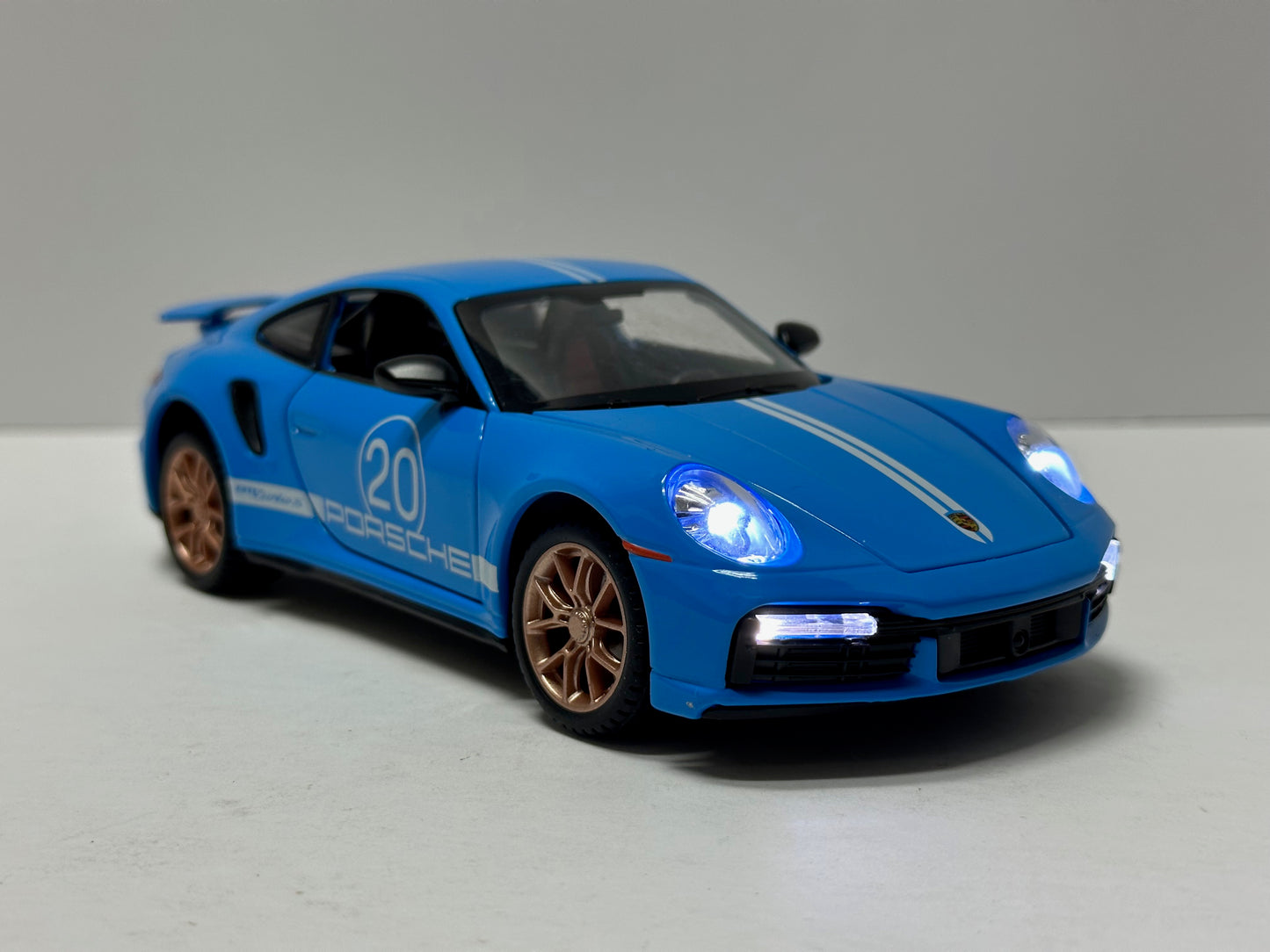 1:24 2020 Porsche 911 Turbo S Diecast With Headlight & Tailight LEDS Blue