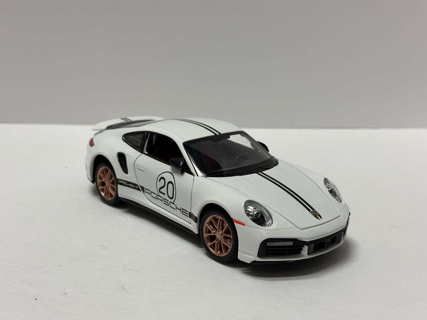 1:24 2020 Porsche 911 Turbo S Diecast With Headlight & Tailight LEDS White