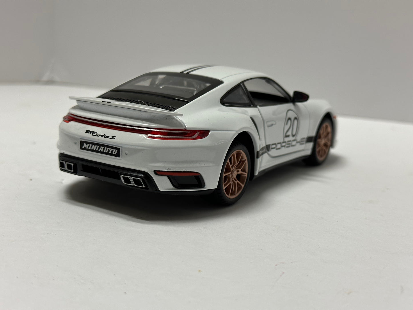 1:24 2020 Porsche 911 Turbo S Diecast With Headlight & Tailight LEDS White