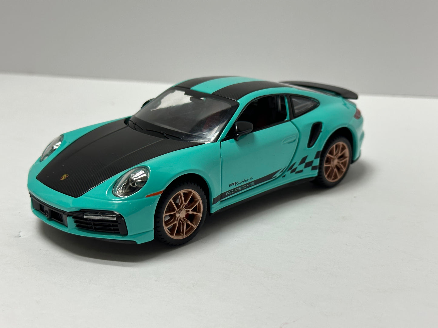 1:24 2020 Porsche 911 Turbo S Diecast With Headlight & Tailight LEDS Blue/Black