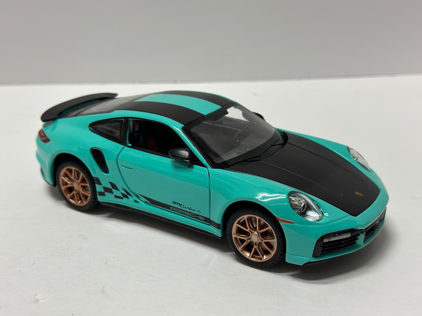 1:24 2020 Porsche 911 Turbo S Diecast With Headlight & Tailight LEDS Blue/Black