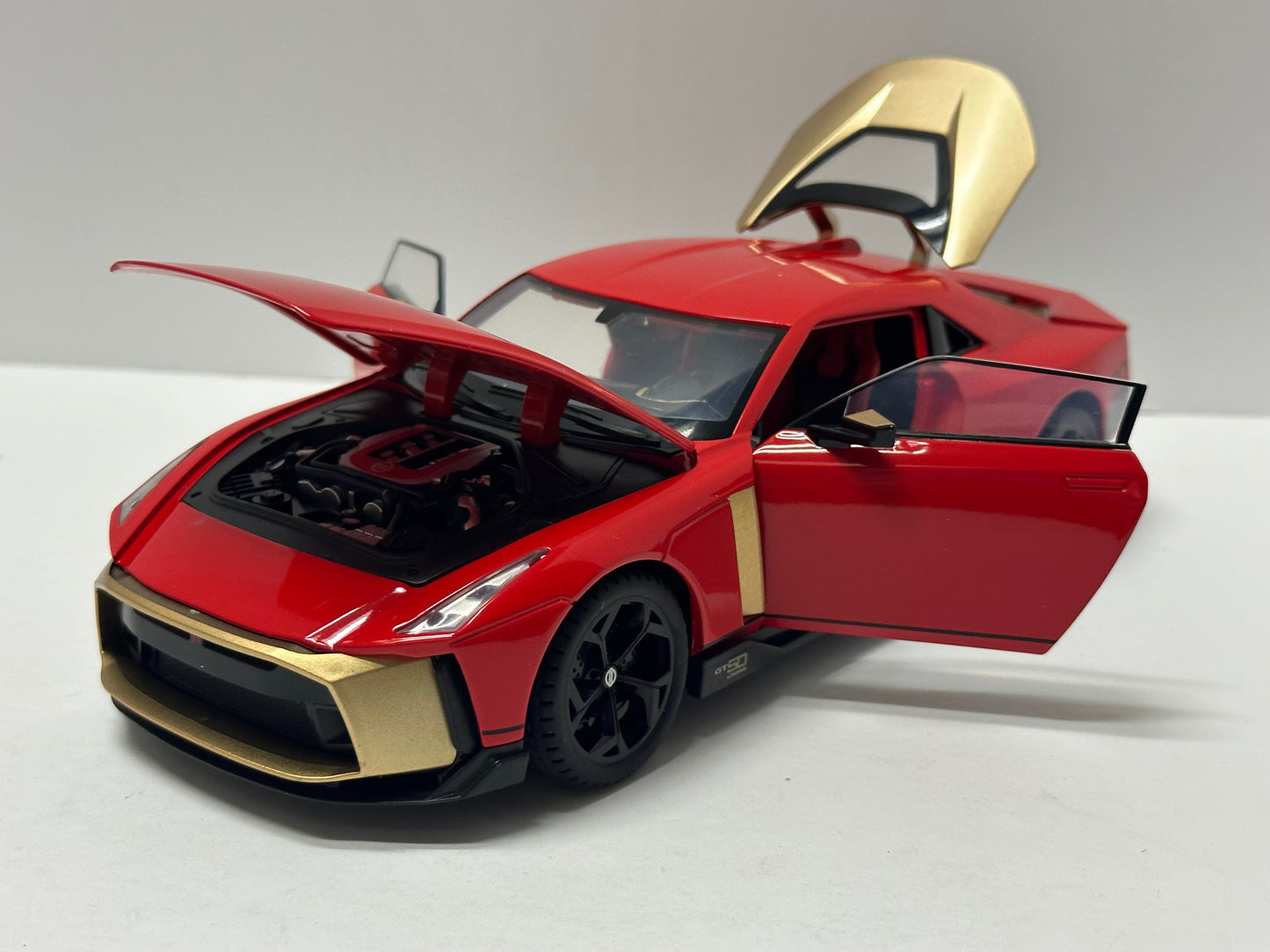 1:18 Scale Nissan GTR50 Spray Metal Sports Car Alloy Model Car Diecast Red