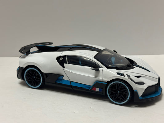 1:18 Bugatti Divo Metal Diecast With LED headlight & Taillight White