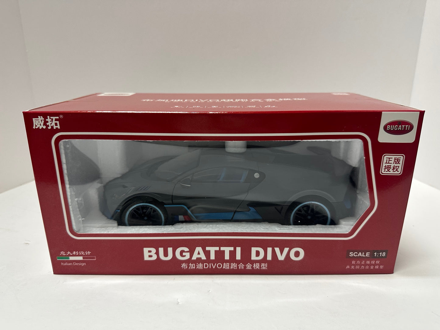 1:18 Bugatti Divo Metal Diecast With LED headlight & Taillight Gray