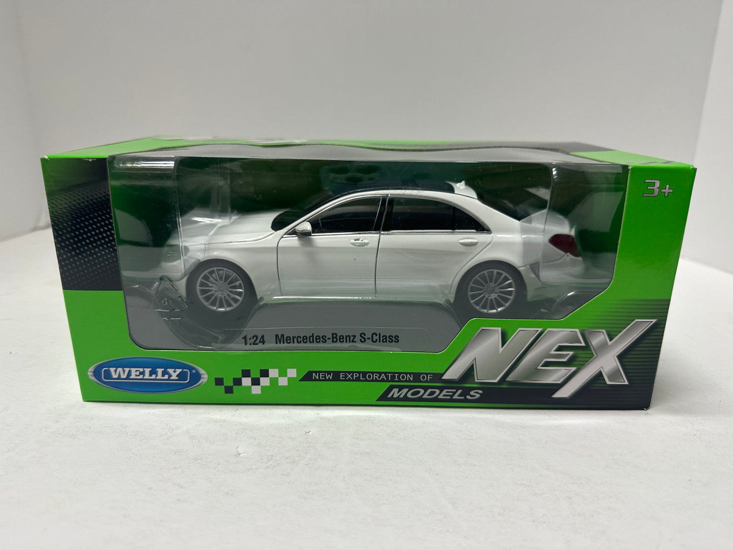 Welly 1:24 2015 Mercedes-Benz S-Class White 24051W