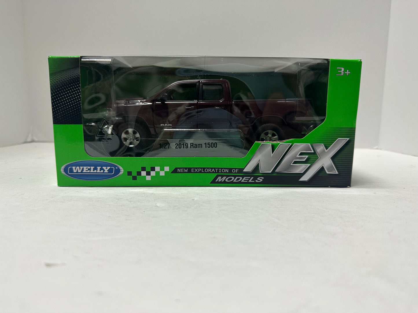 Welly 1:27 2019 Dodge Ram 1500 HEMI 5.7L Burgandy Diecast 29370