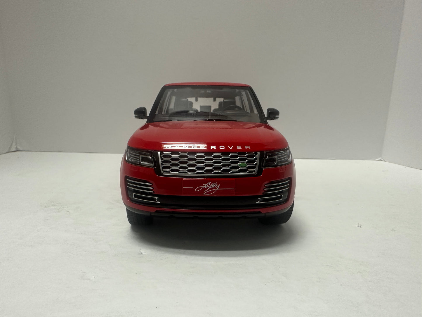 1:18 2020 Range Rover HSE With Headlight & Taillight LEDS Diecast Red