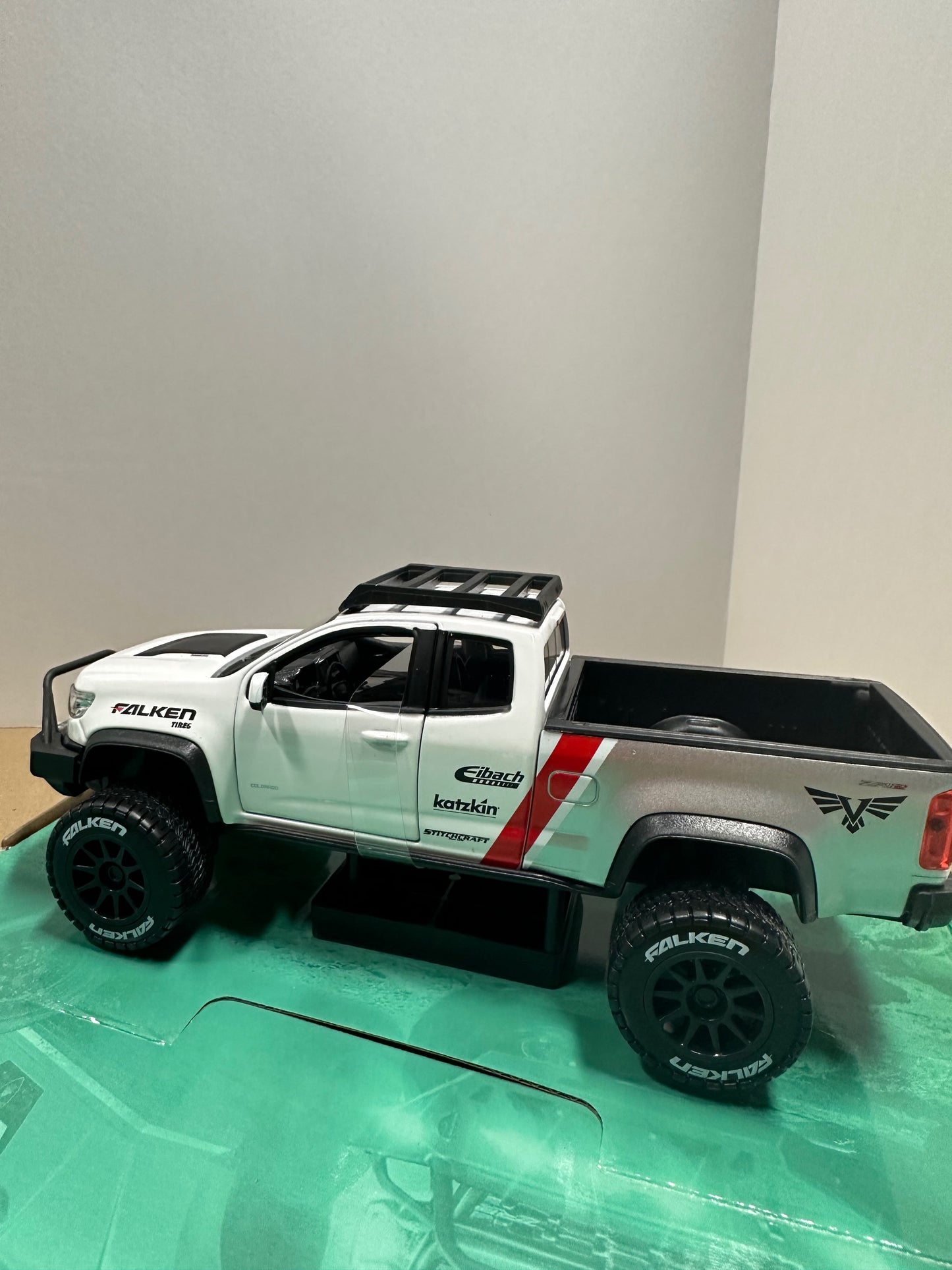 Maisto 1:27 Scale 2017 Chevrolet Colorado ZR2 Off Road Diecast