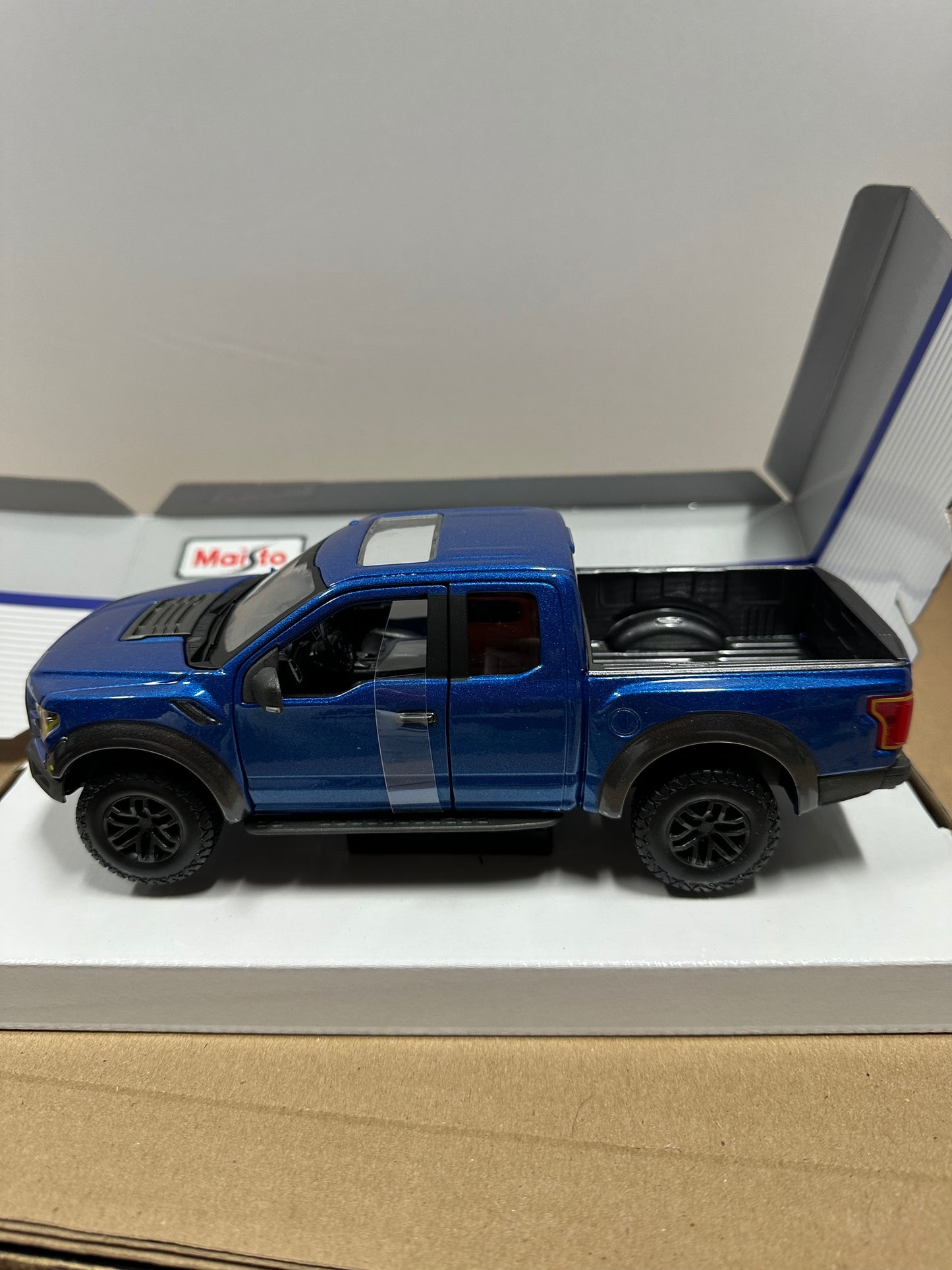 Maisto 1:24 2018 FORD F-150 Raptor SE Truck Alloy Car Model Diecast