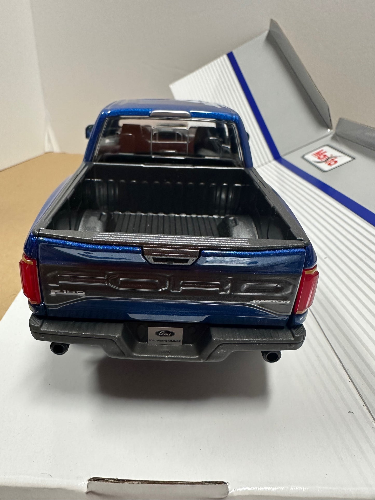 Maisto 1:24 2018 FORD F-150 Raptor SE Truck Alloy Car Model Diecast