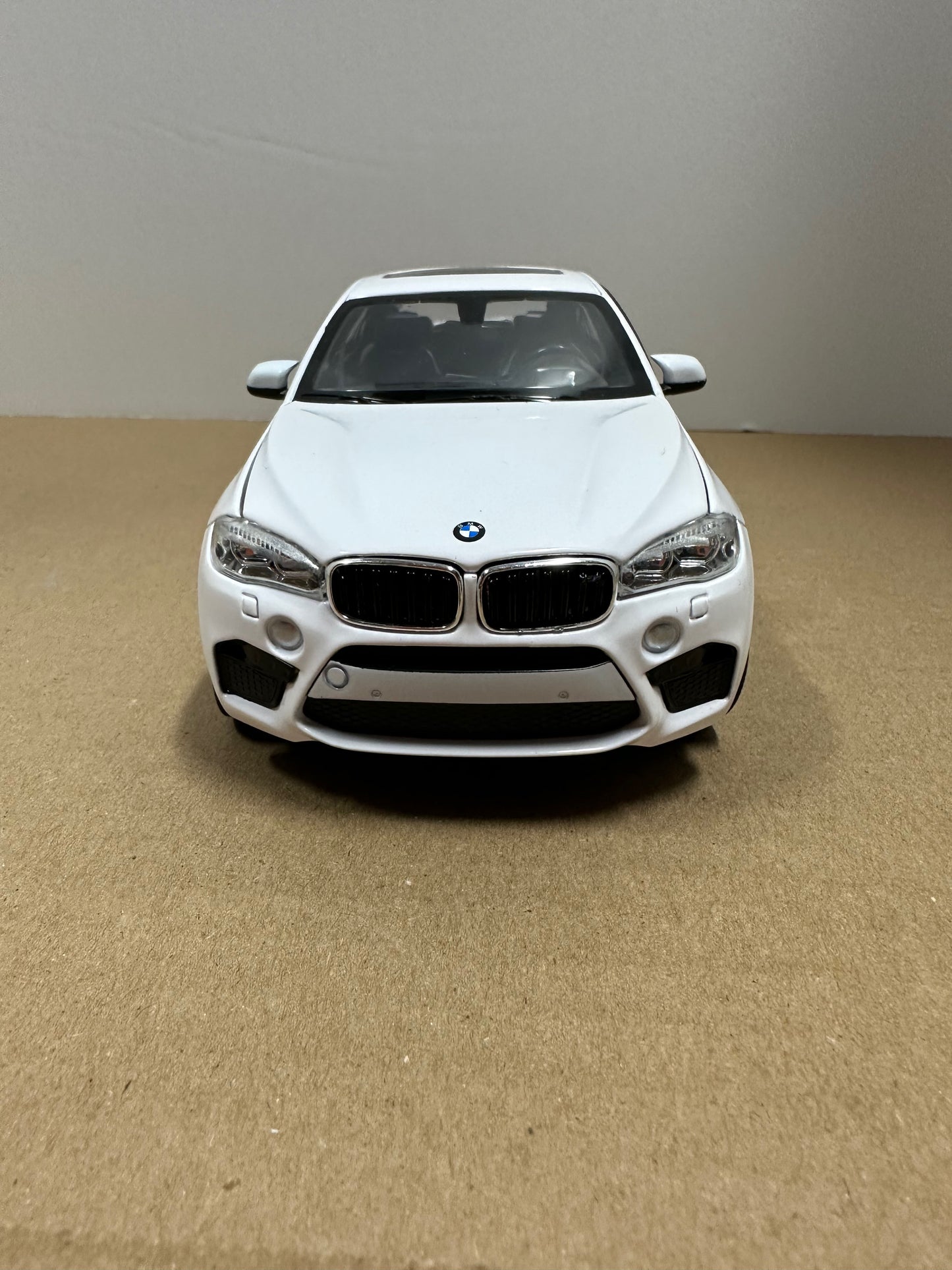 Rastar 1:24 BMW X6 M WHITE SUV Coupe Alloy Car Model Diecasts