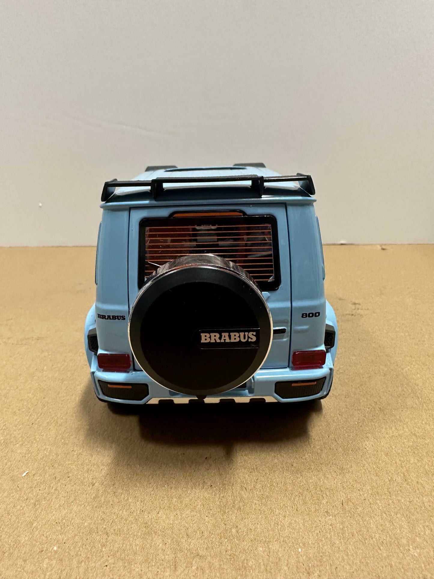 1:24 Mercedes-Benz BRABUS G800 With LED Headlight Tail Light Diecast