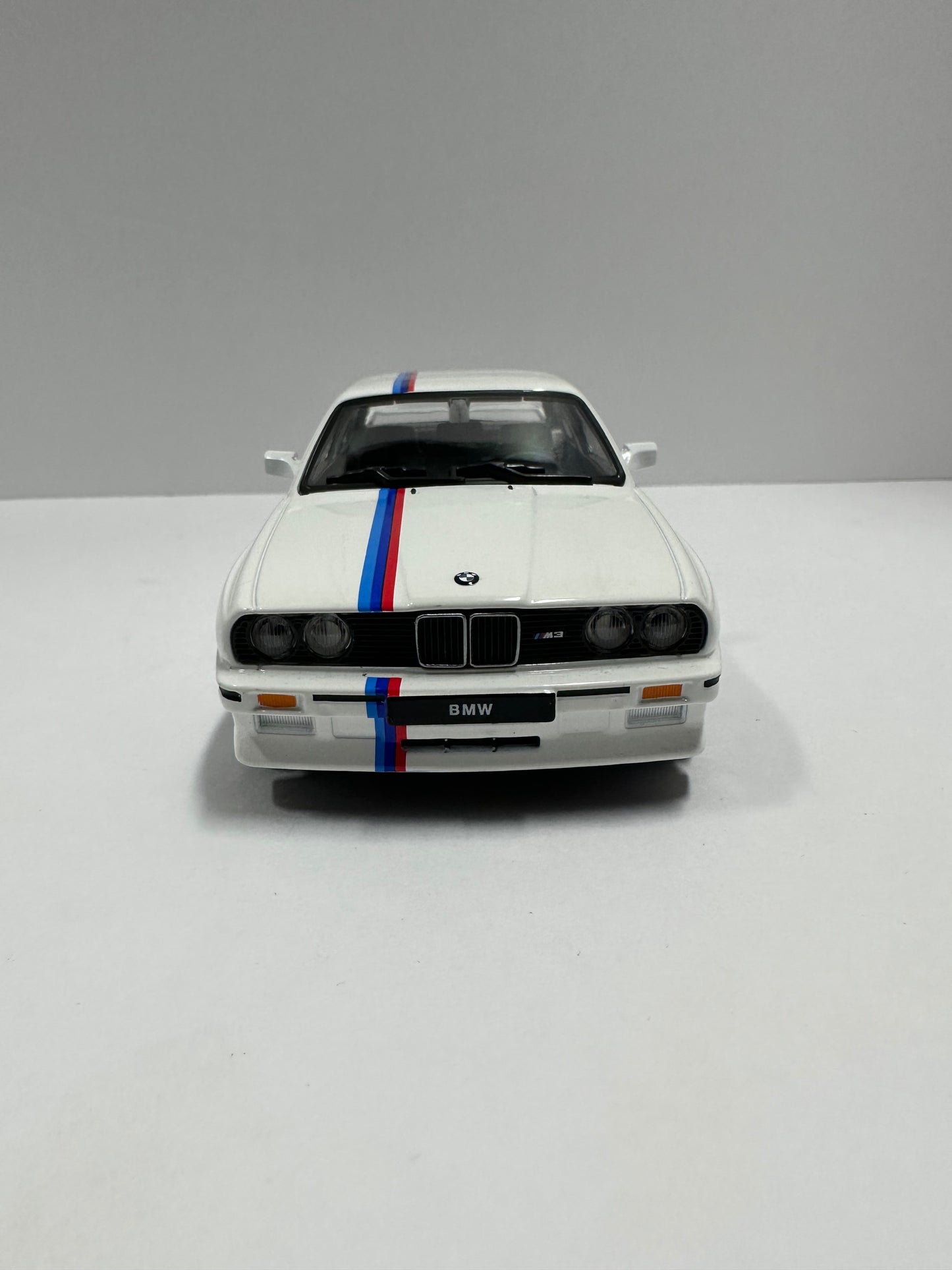 Bburago 1:24 Bmw M3 E30 1988 Diecast