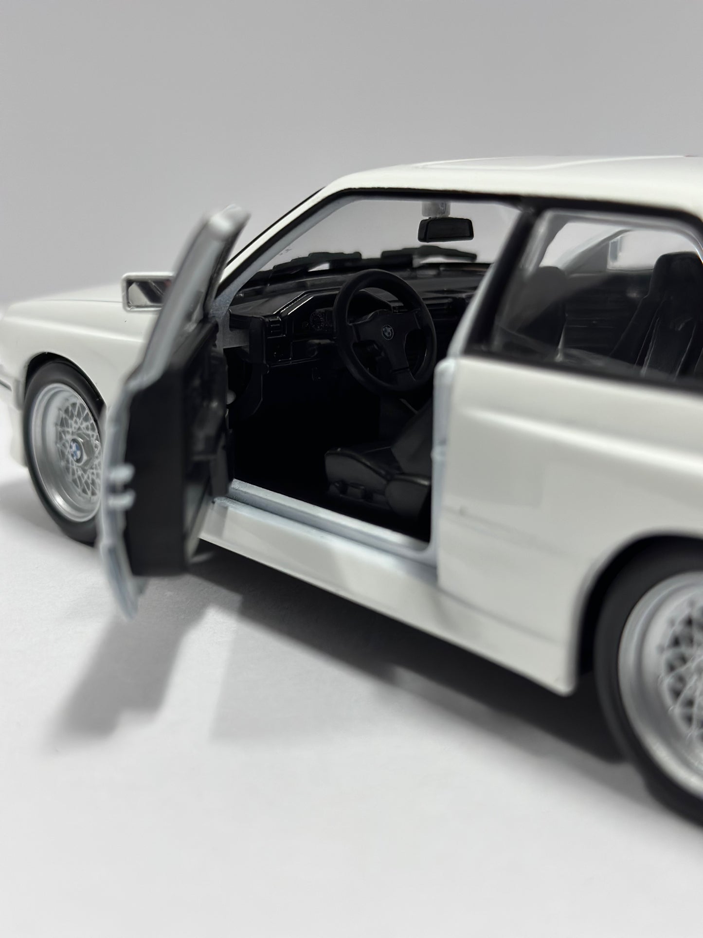 Bburago 1:24 Bmw M3 E30 1988 Diecast