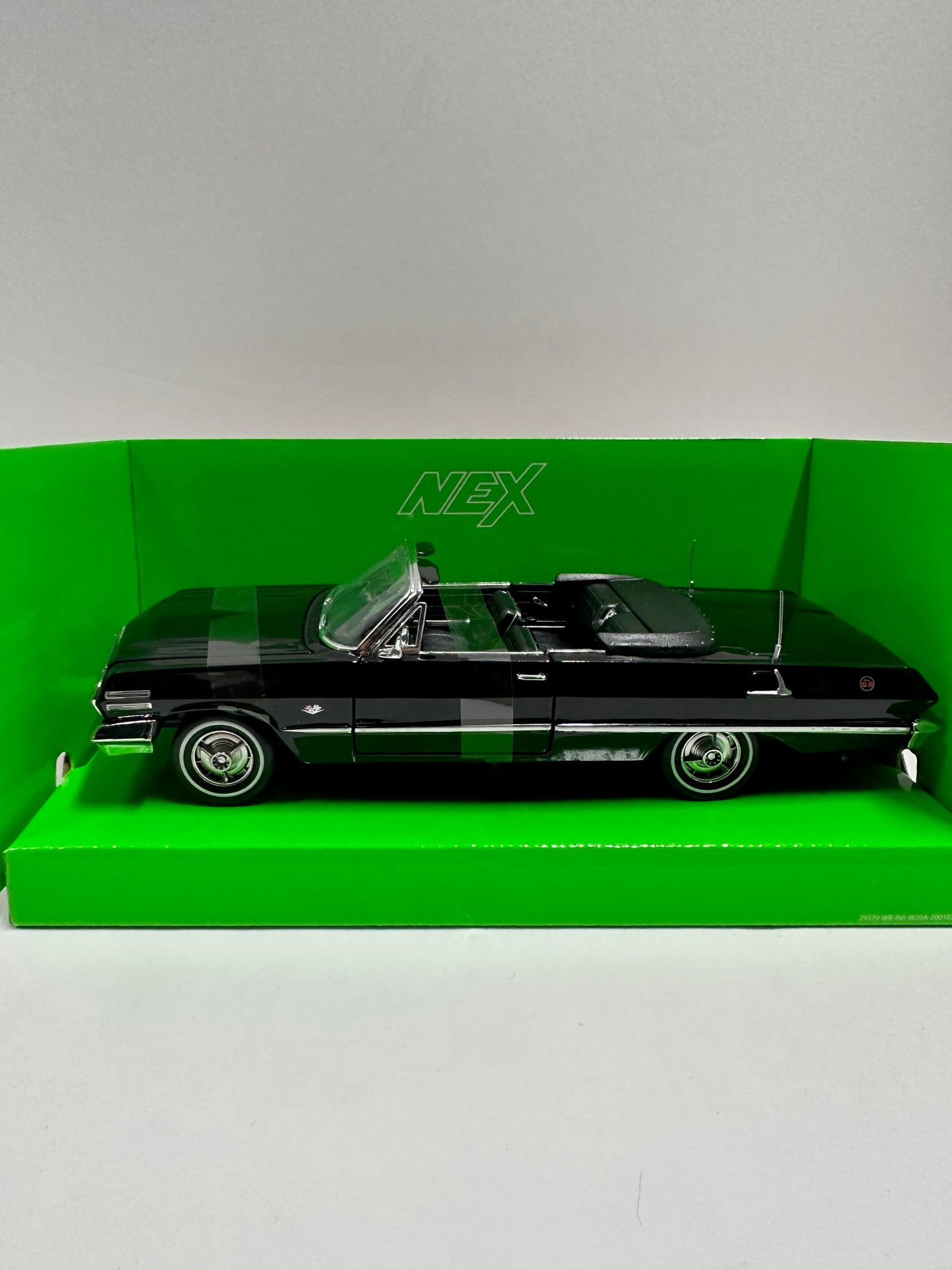 Welly 1:24 Chevrolet Impala 1963 CONVERTIBLE Diecast