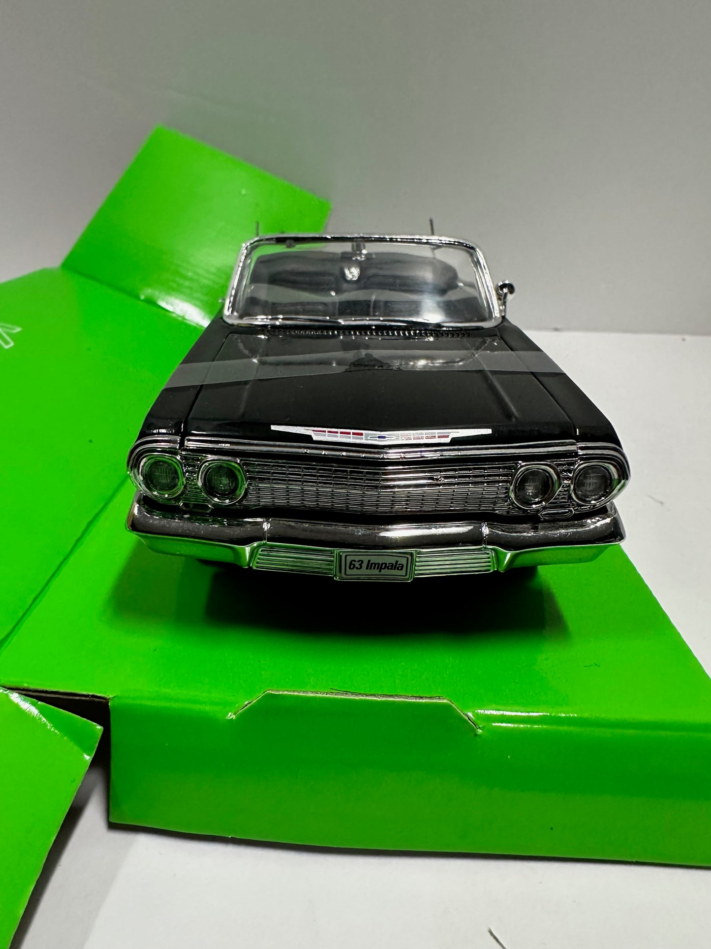 Welly 1:24 Chevrolet Impala 1963 CONVERTIBLE Diecast