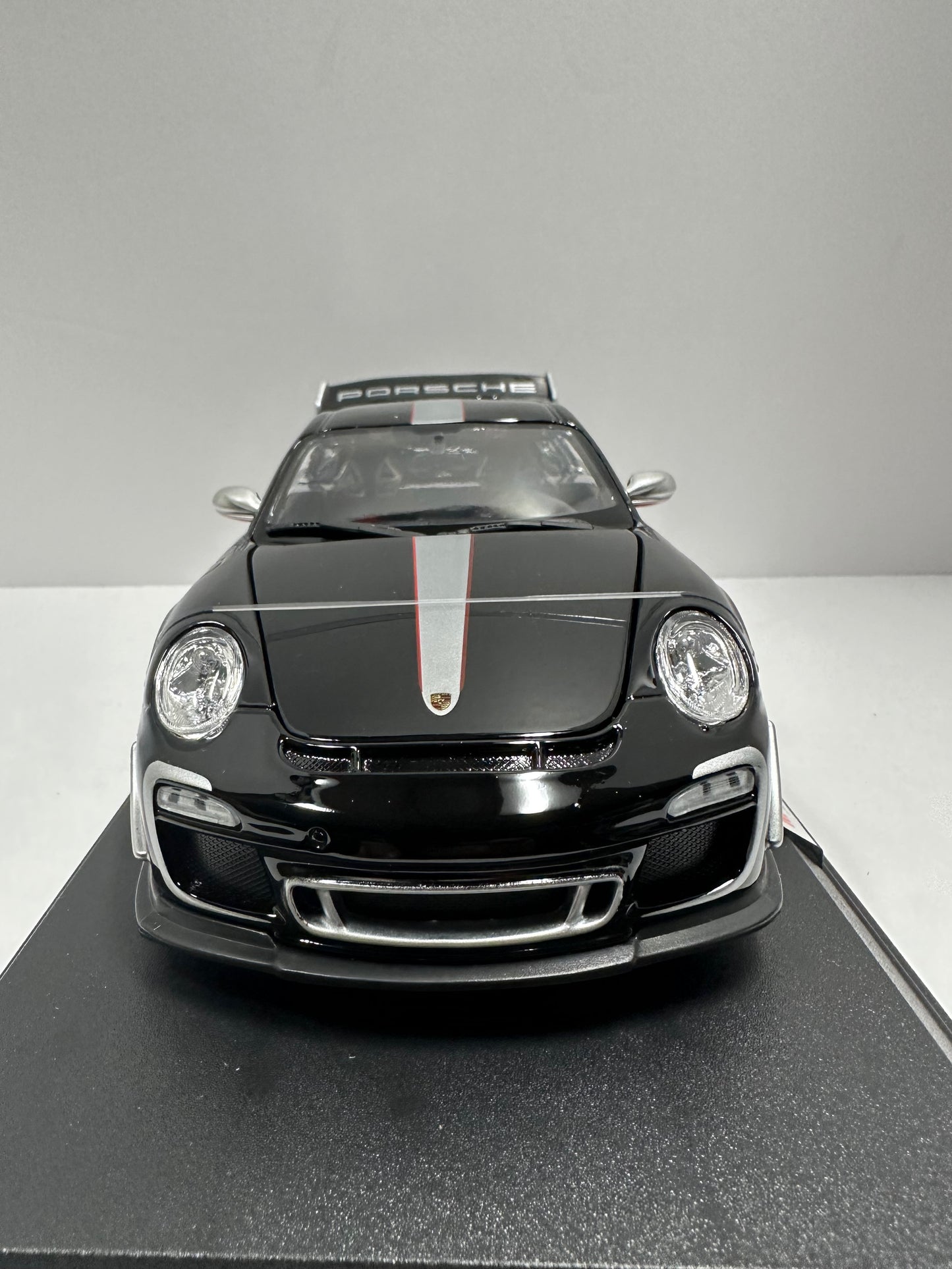 Maisto 2010 1:18 Porsche 911 GT3 RS 4.0 Diecast