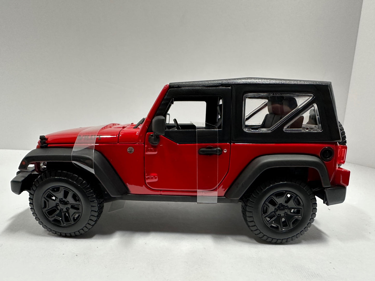 Maisto 1:18 2014 Jeep Wrangler Willys 2 door