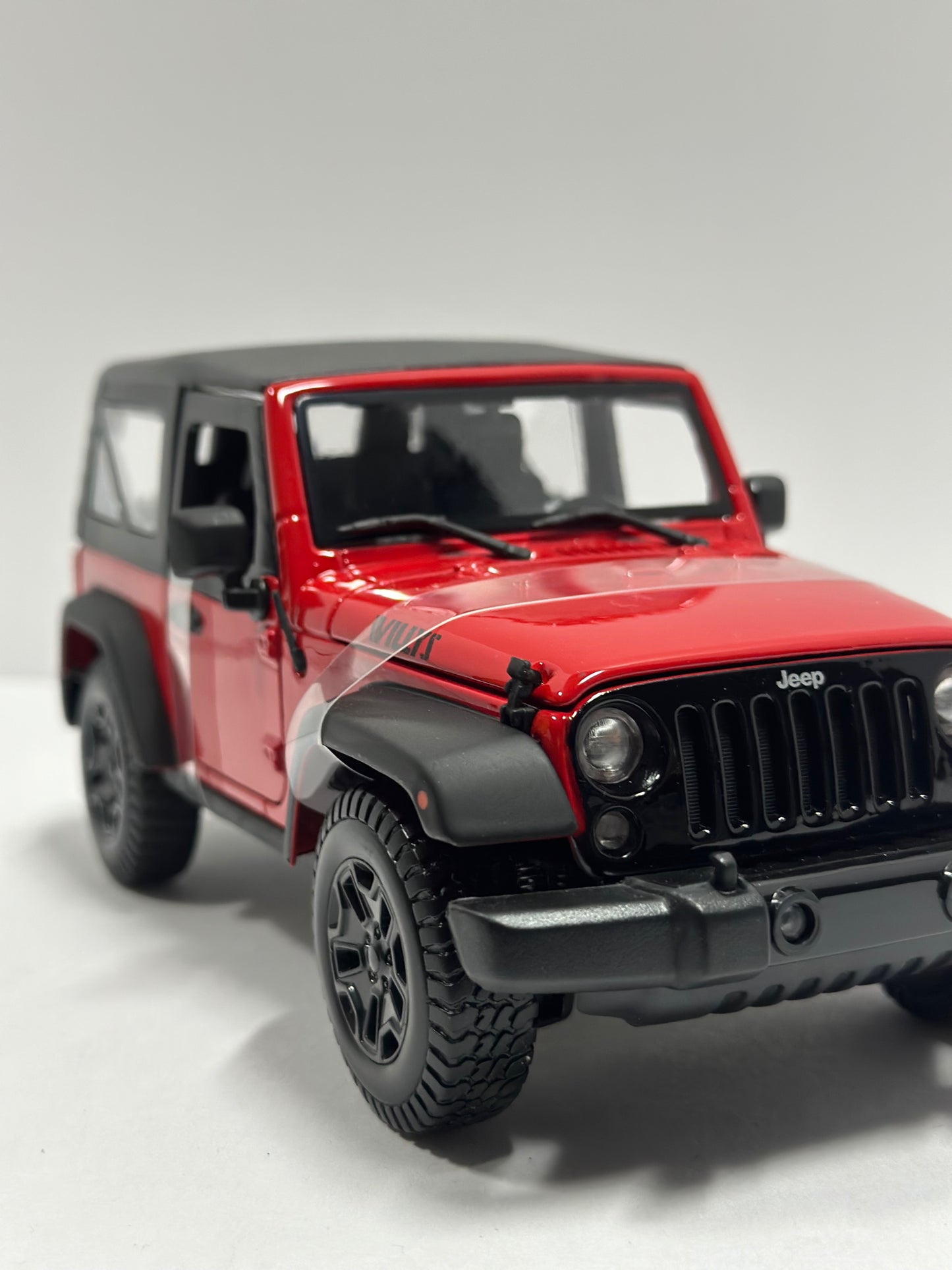 Maisto 1:18 2014 Jeep Wrangler Willys 2 door