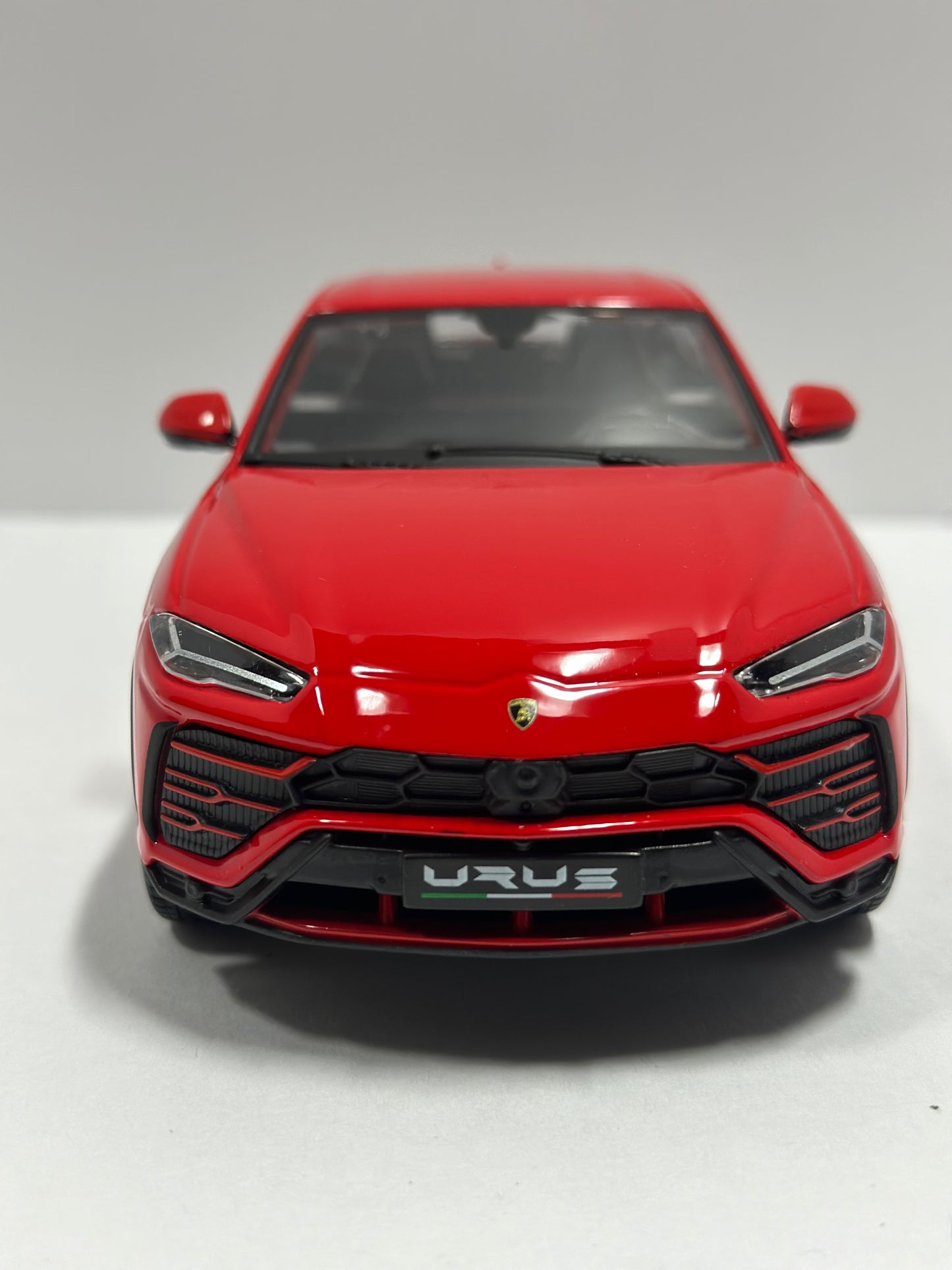 Maisto 1:24 Lamborghini Urus Diecast