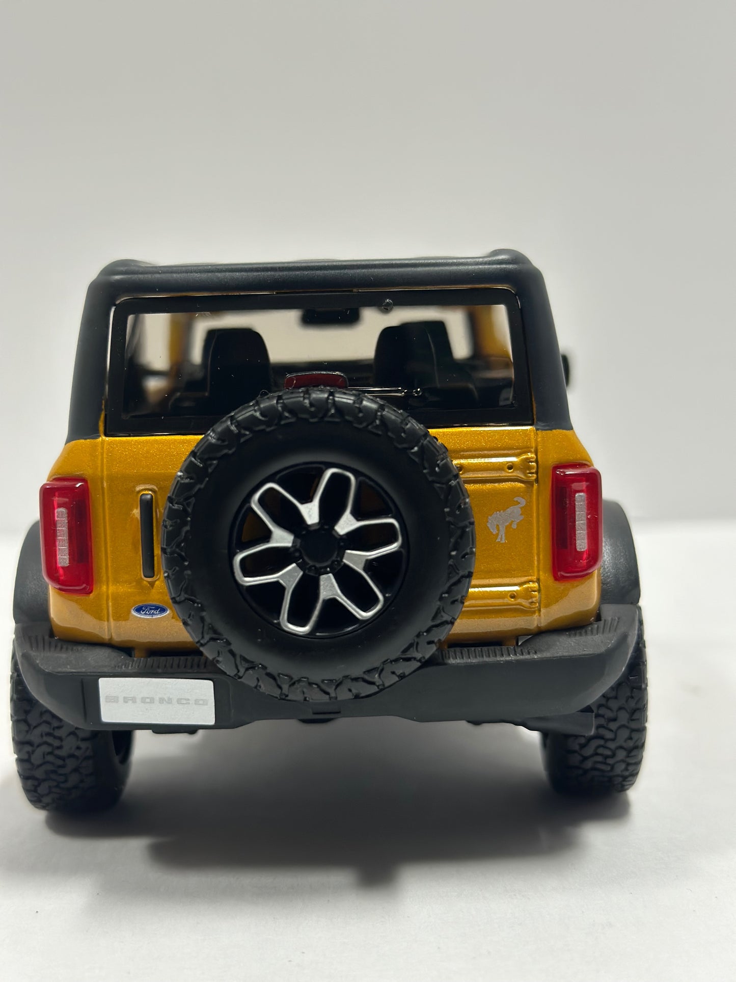 MAISTO 1:24 2021 FORD BRONCO BADLANDS 2 DOOR DIECAST