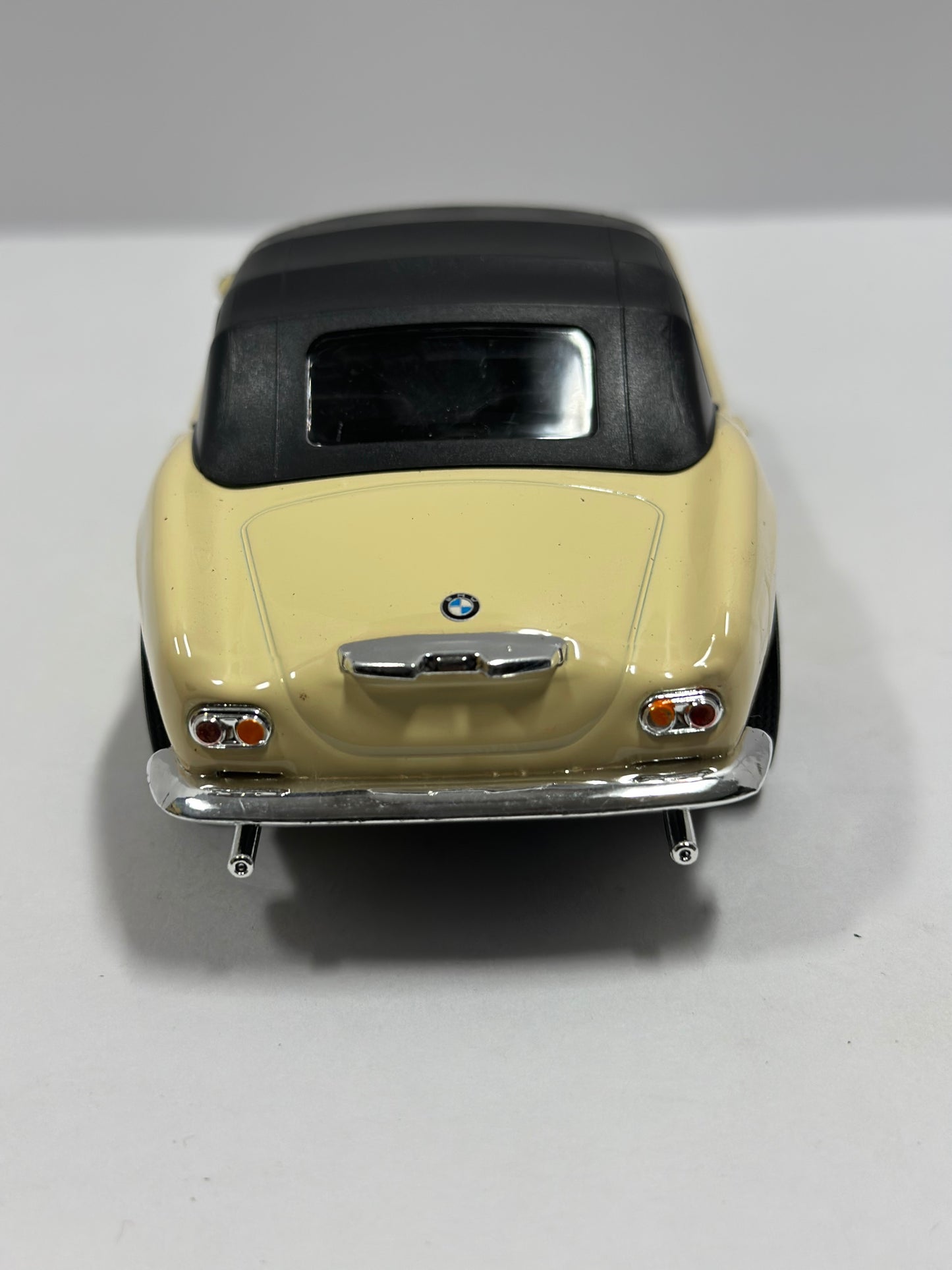 Welly 1:24 Bmw 507 Soft Top Diecast