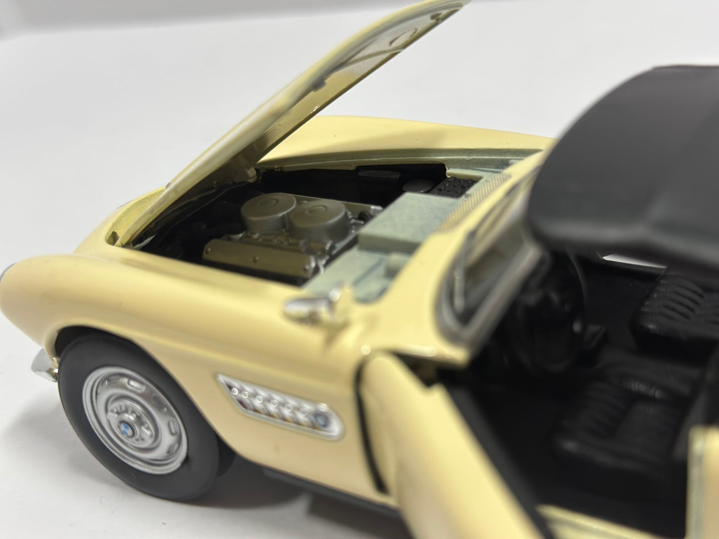 Welly 1:24 Bmw 507 Soft Top Diecast