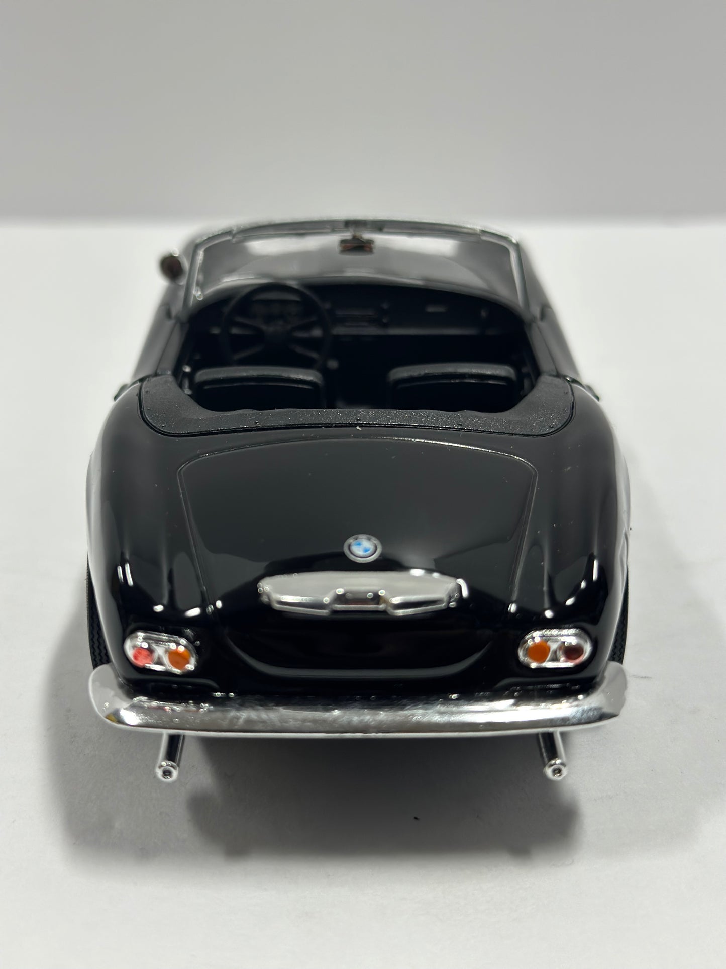 Welly 1:24 BMW 507 Convertible Roadster Diecast