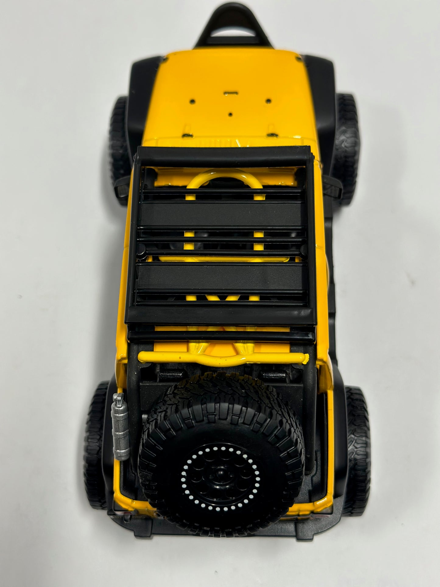 Maisto Design 1:24 2015 JEEP WRANGLER UNLIMITED OFF ROAD KINGS Yellow Diecast