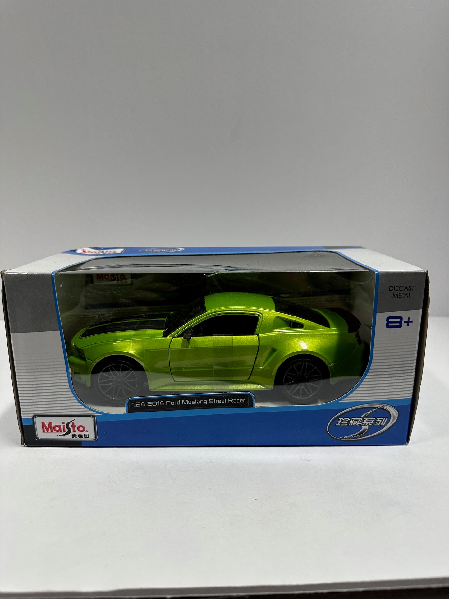 Maisto 1:24 2014 Ford Mustang Street Race Wide Body Kit