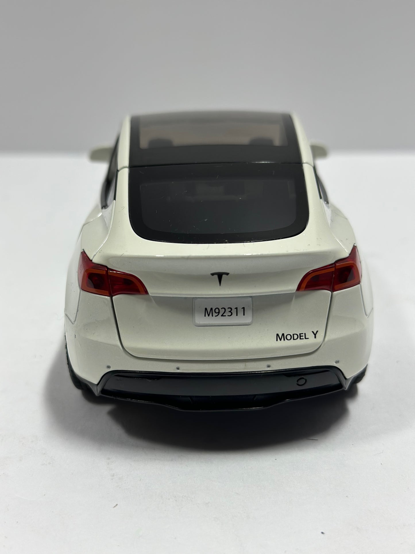 1:24 Tesla Model Y Diecast With Headlight & Taillight LED