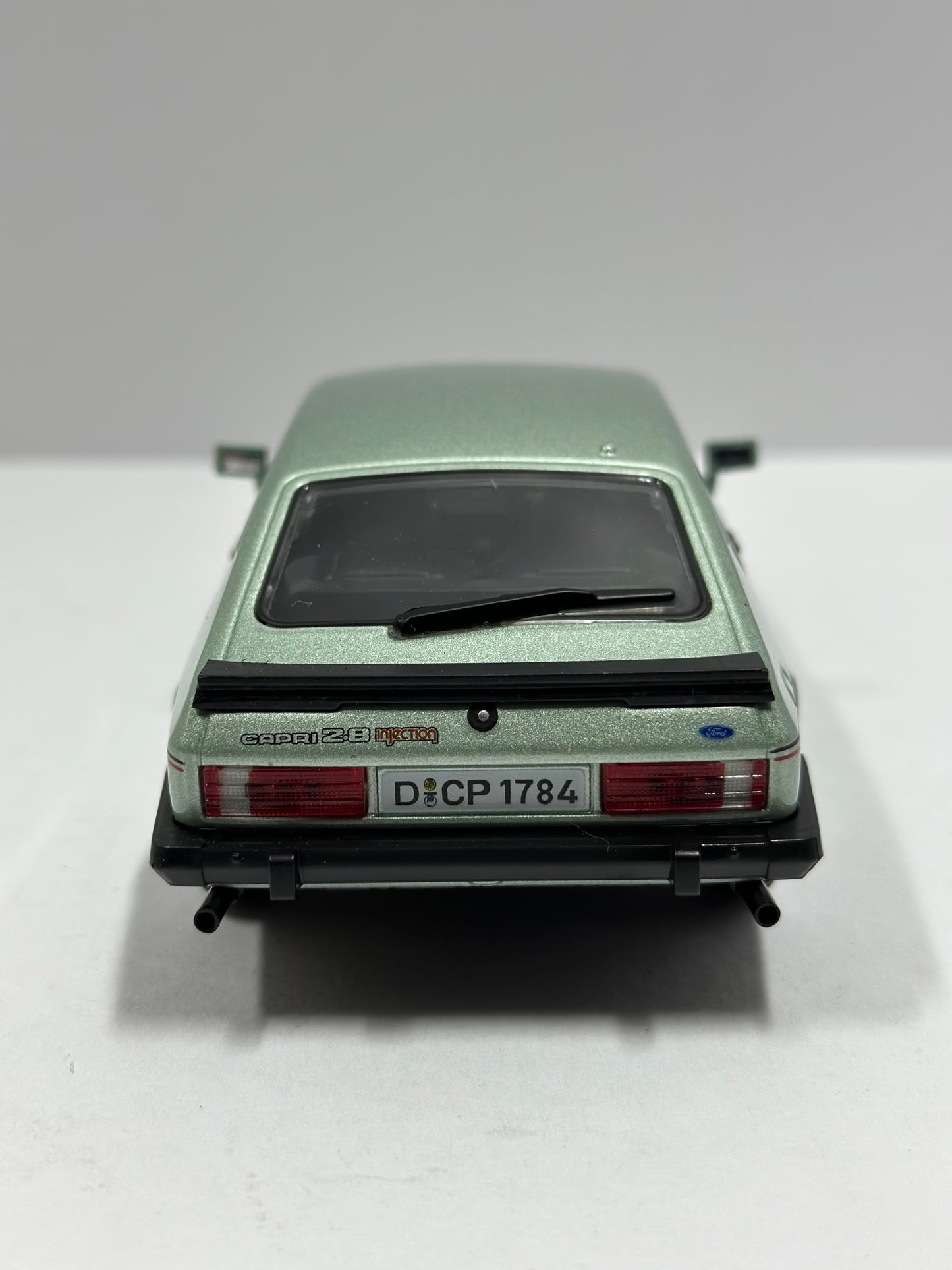 BbURAGO 1:24 1982 FORD CAPRI Diecast