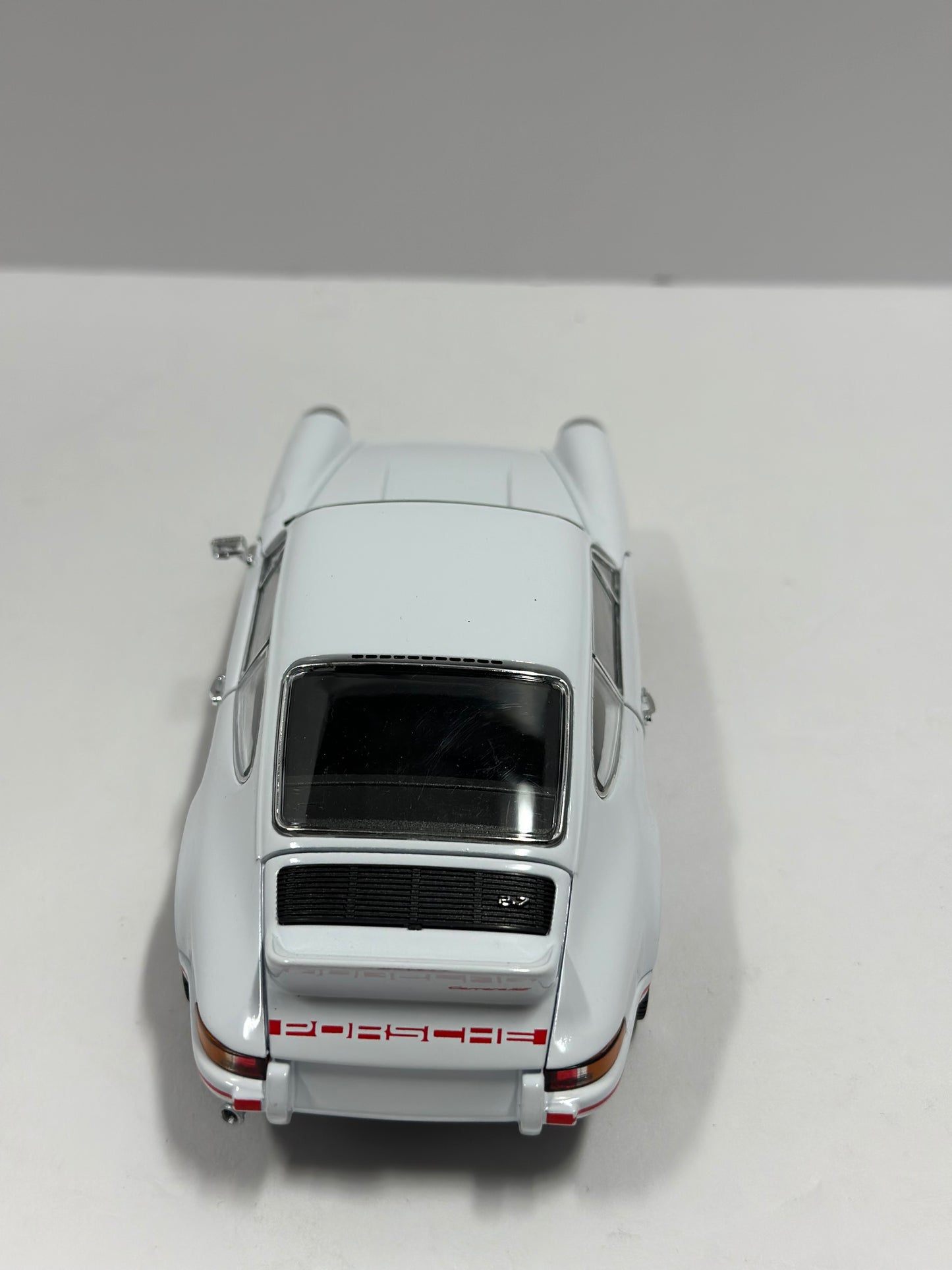 Welly 1:24 1973 Porsche Carrera 2.7 Diecast