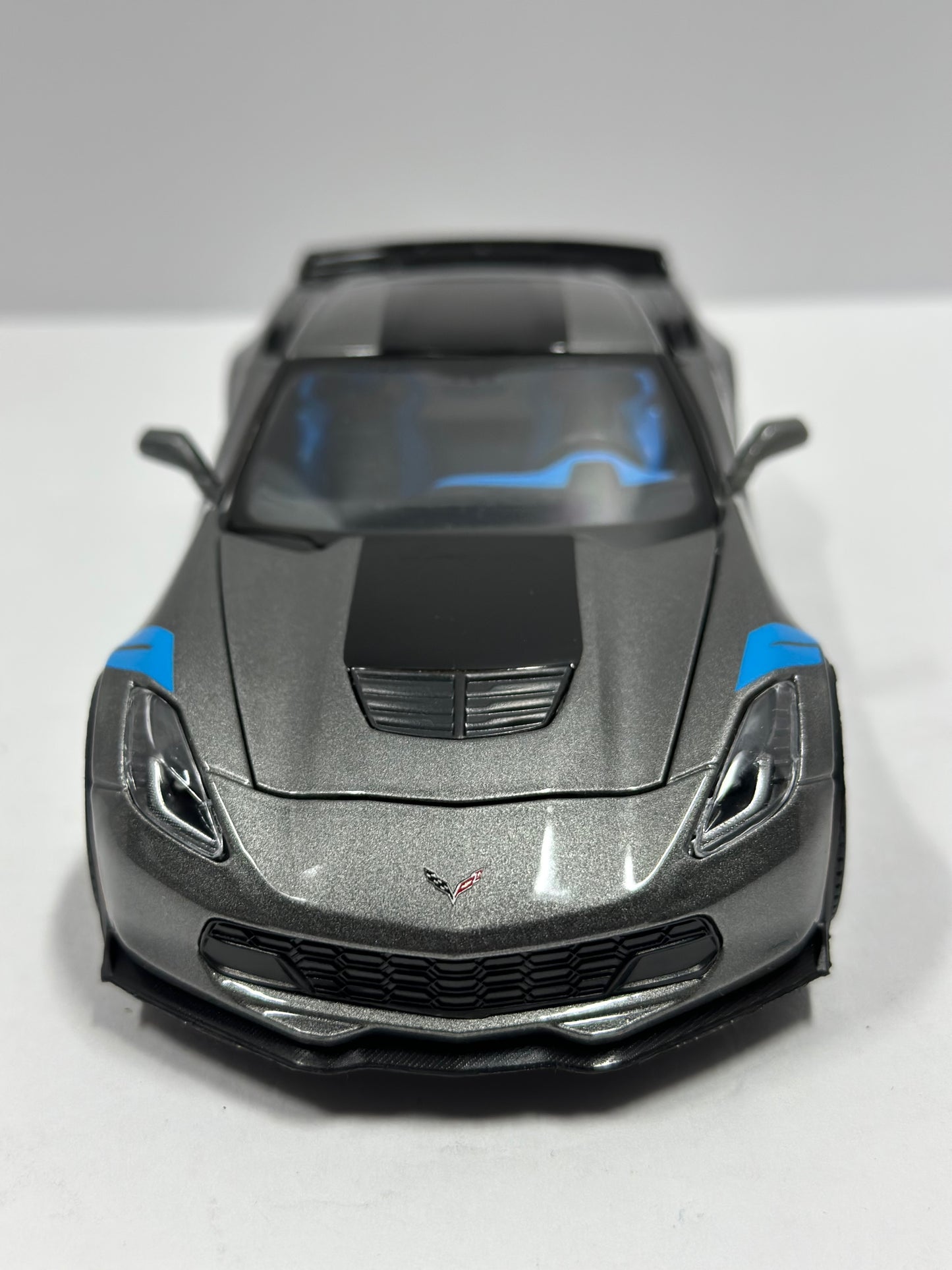 Maisto 1:24 2017 Chrevrolet Corvette Grand Sport Diecast