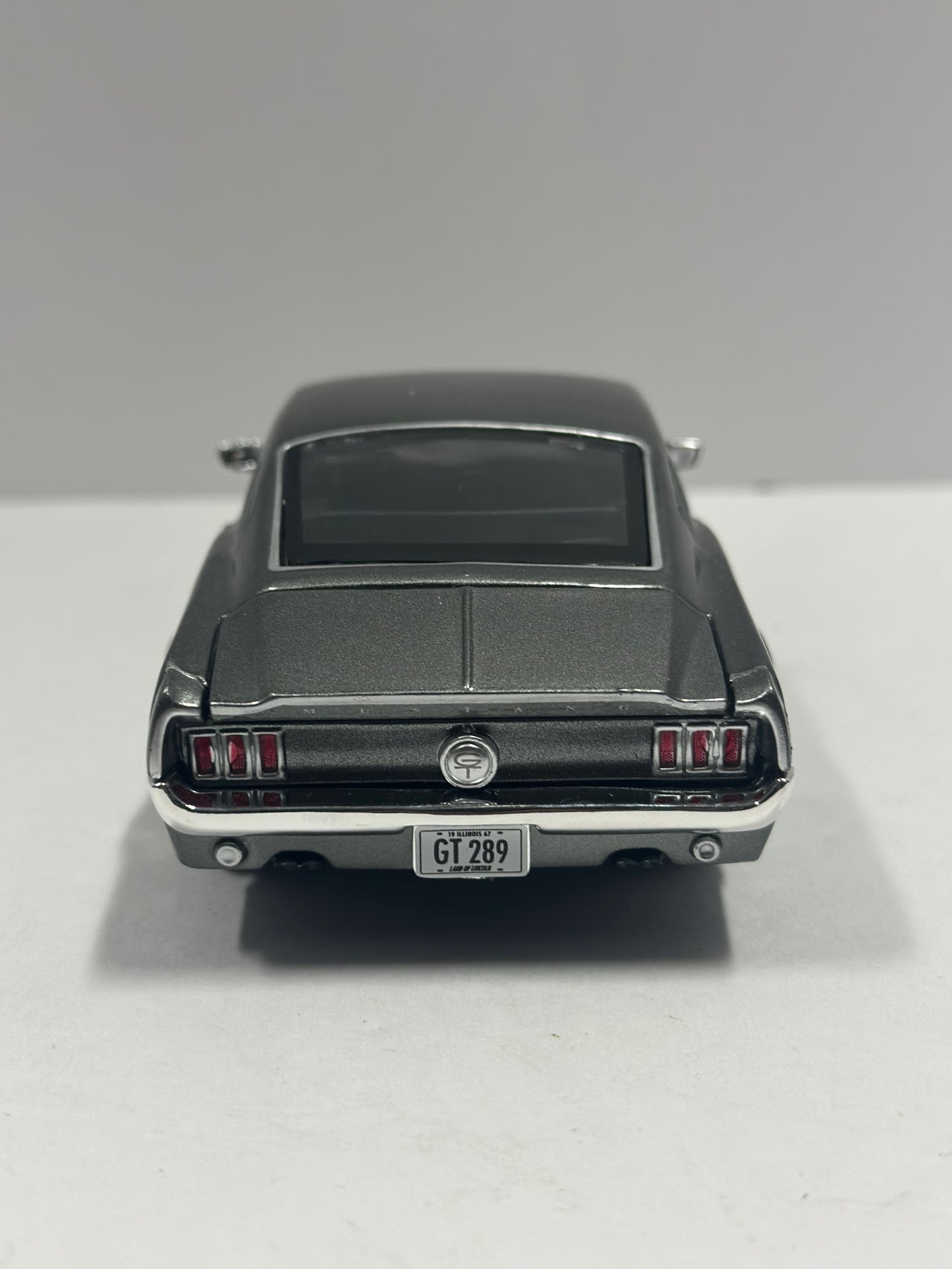 Maisto 1:24 1967 Ford Mustang GT Diecast