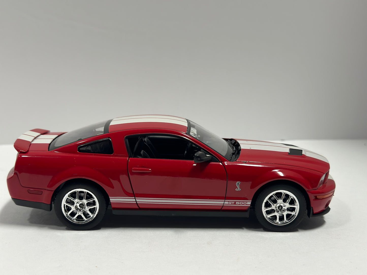 Welly 1:24 2007 Ford Mustang Shelby GT500 Diecast