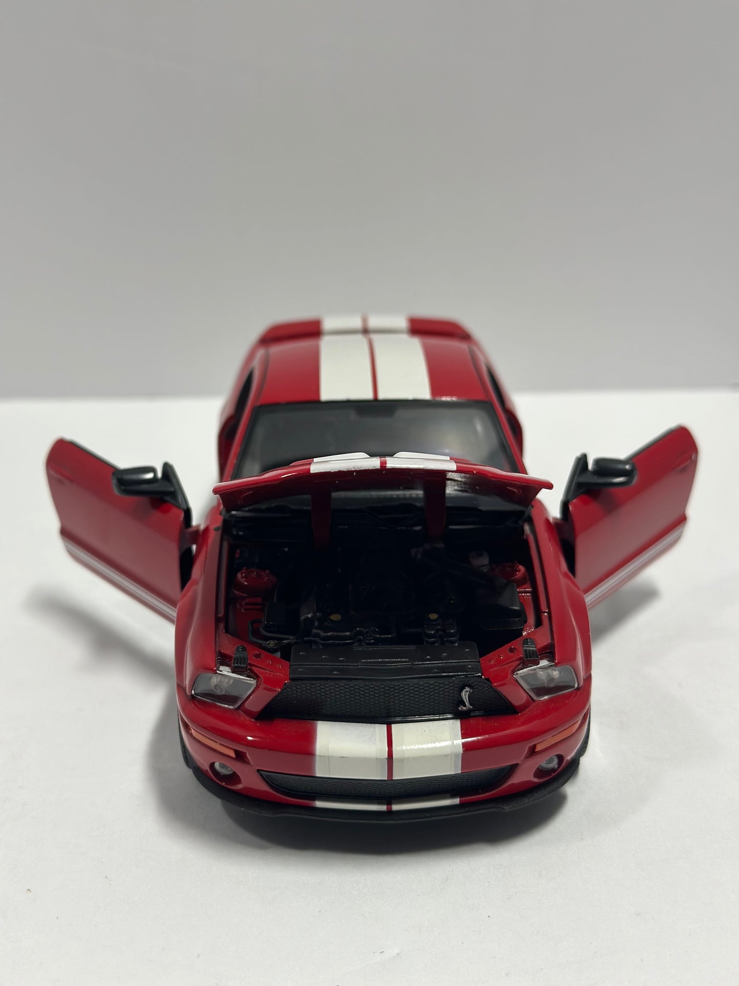 Welly 1:24 2007 Ford Mustang Shelby GT500 Diecast