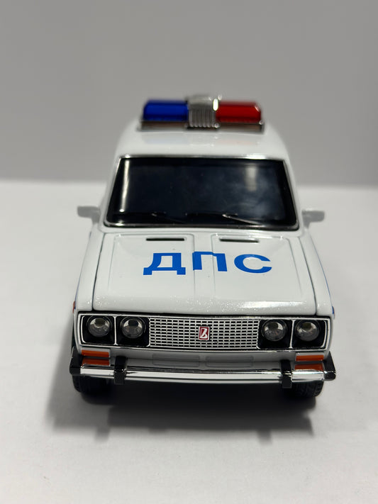 1:24 Russian LADA 2106 Police Car Alloy Car LED LIGHTS Diecasts