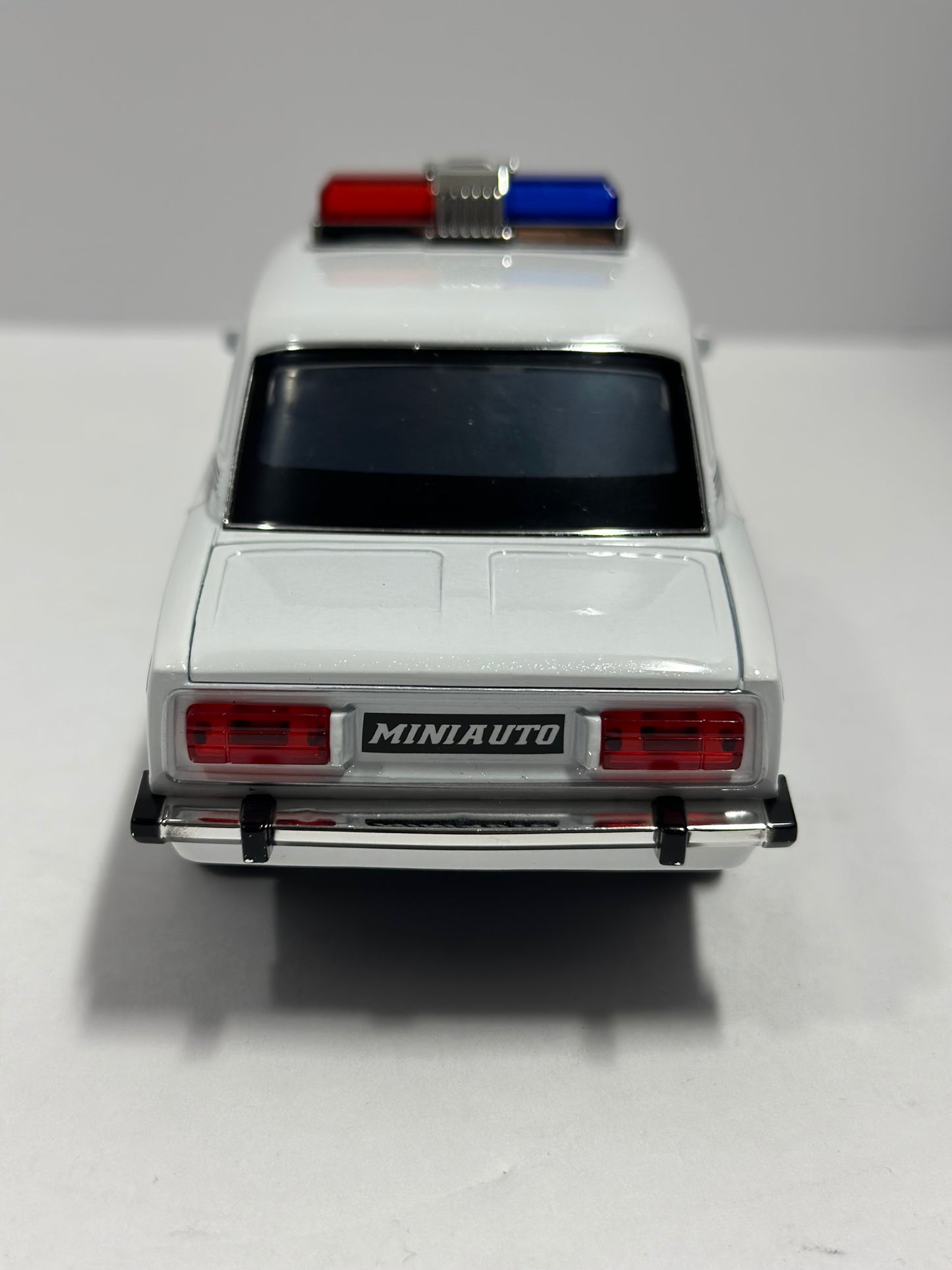 1:24 Russian LADA 2106 Police Car Alloy Car LED LIGHTS Diecasts