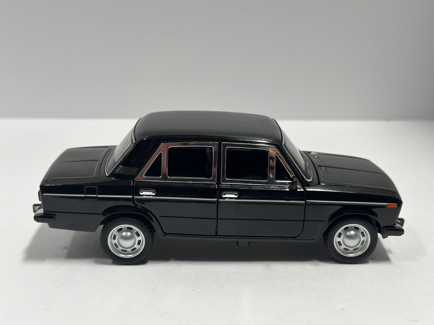 1:24 Russian LADA 2106 Alloy Car LED LIGHTS Diecasts