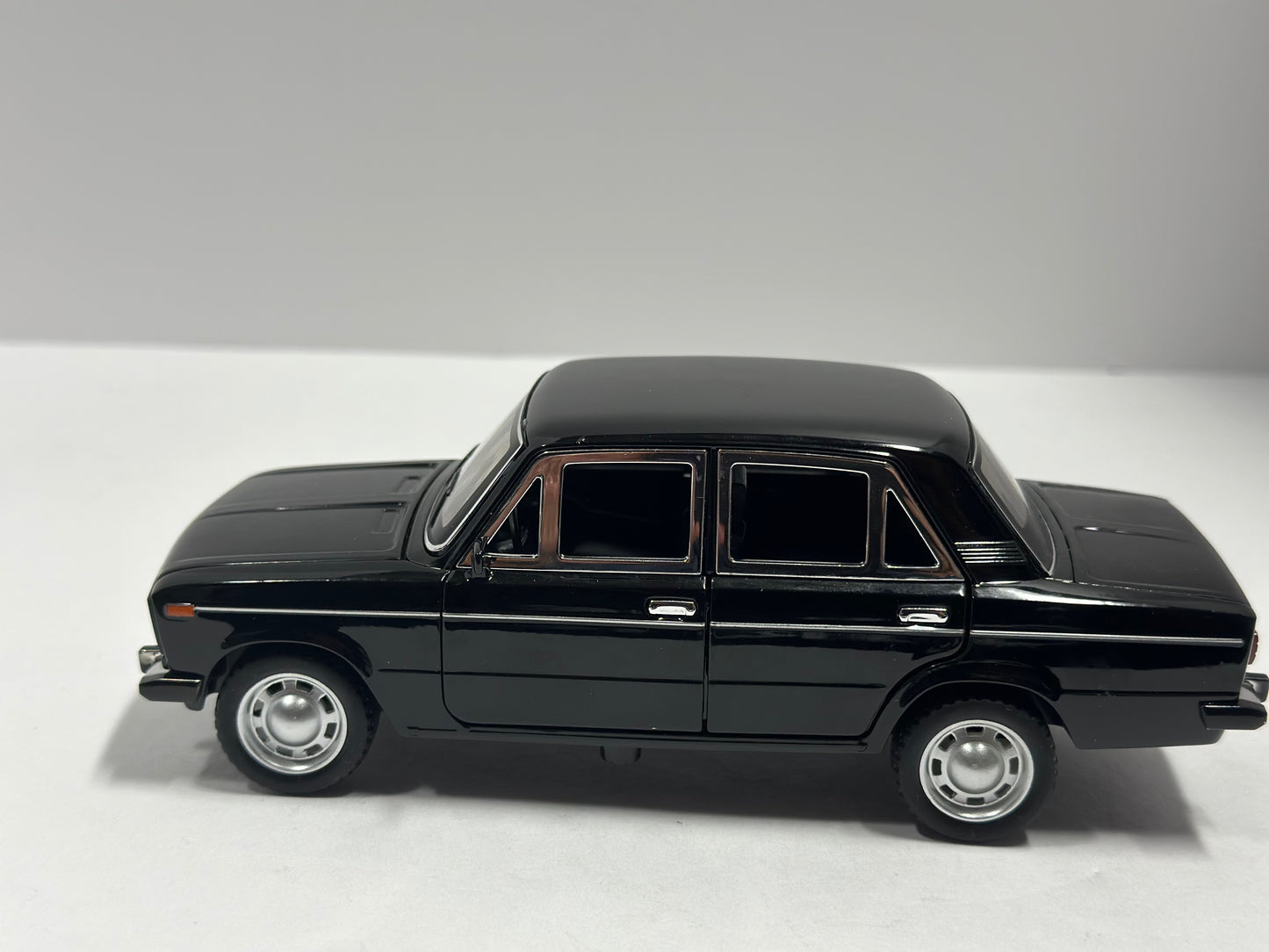 1:24 Russian LADA 2106 Alloy Car LED LIGHTS Diecasts