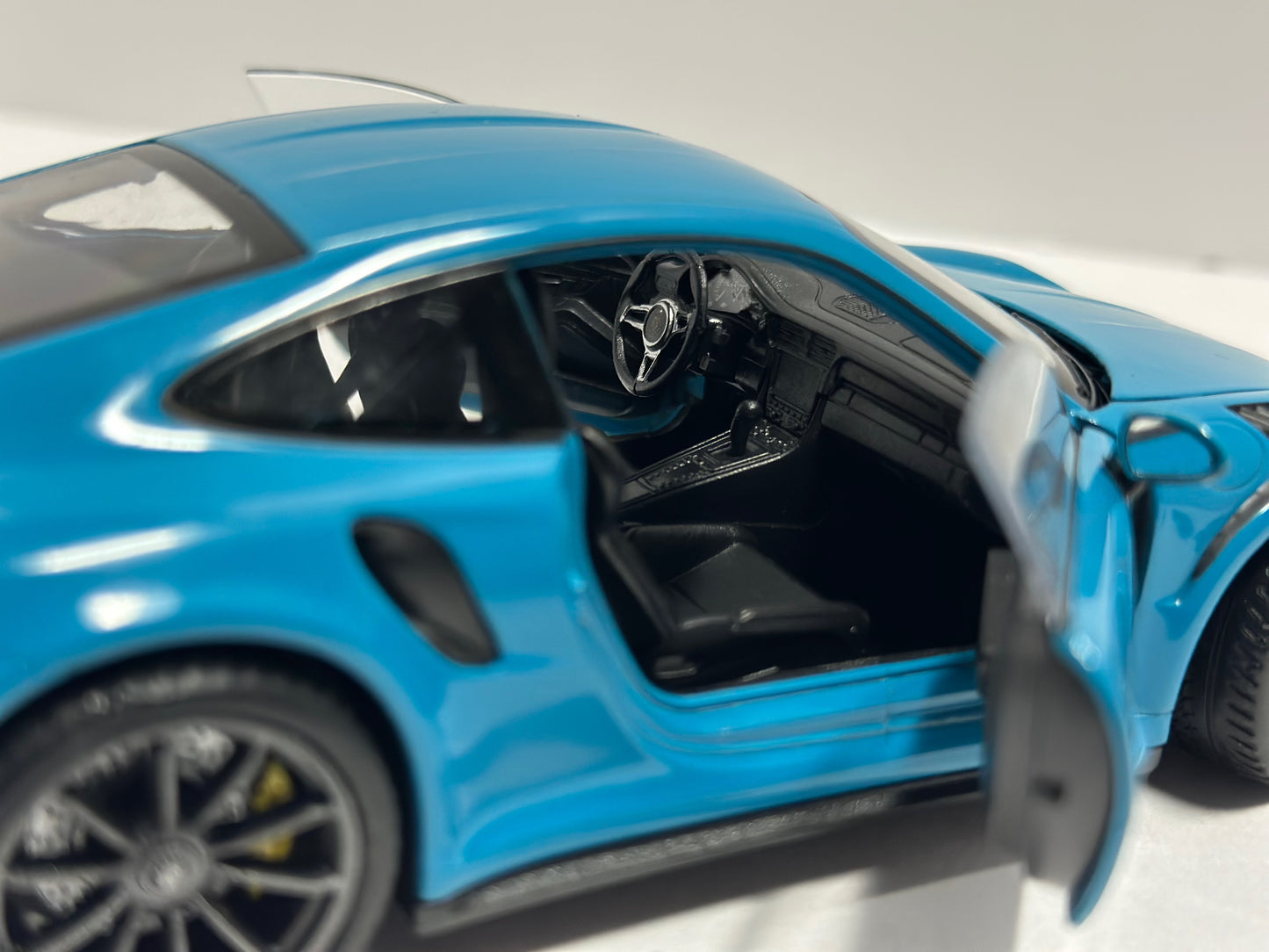 Welly 1:24 Porsche 911 GT3RS Diecast Blue