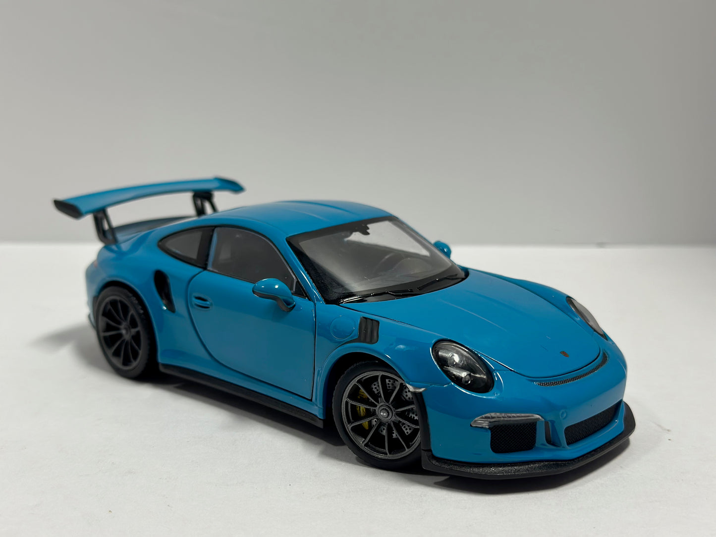 Welly 1:24 Porsche 911 GT3RS Diecast Blue