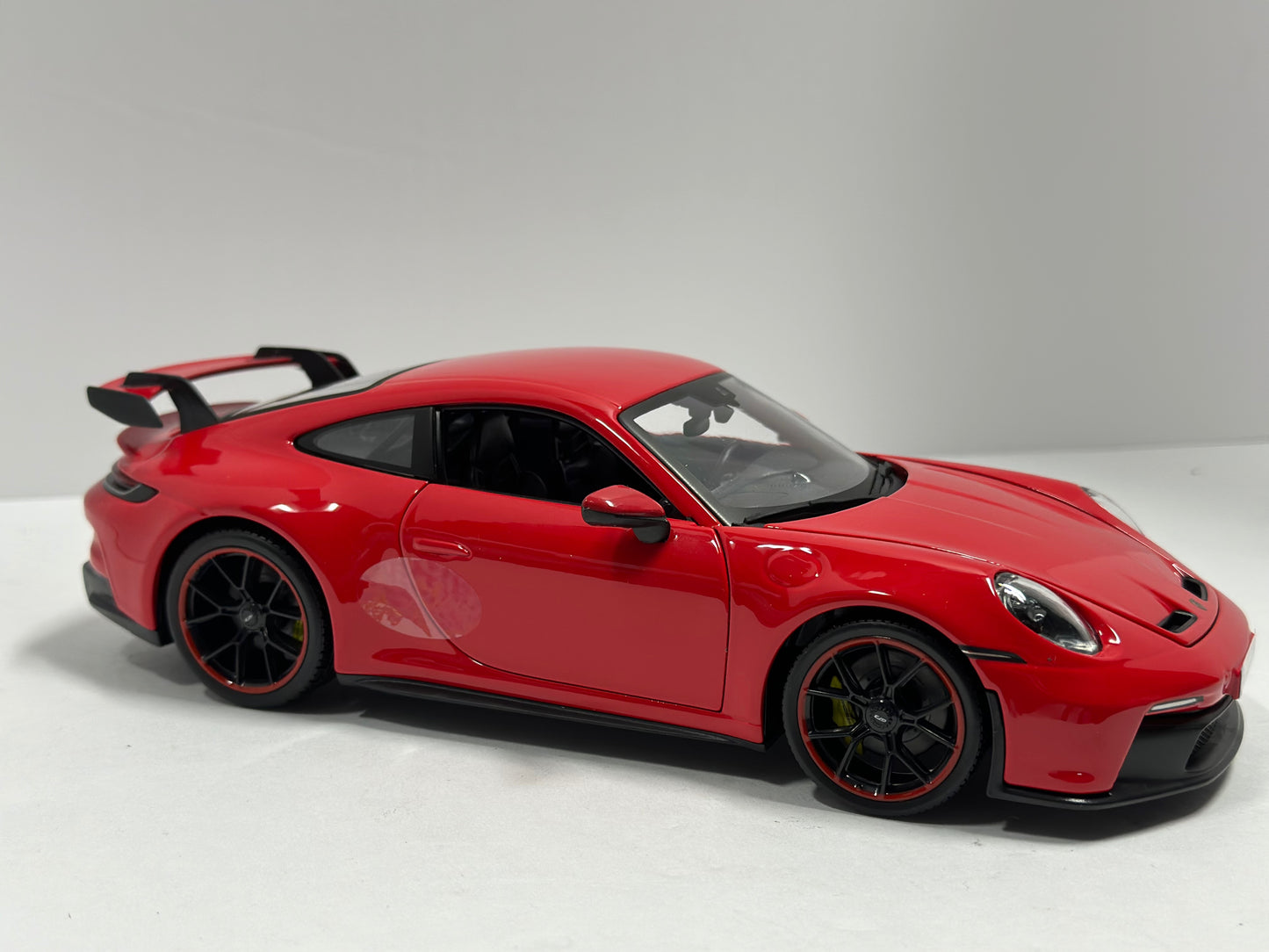 Maisto 1:18 2022 Porsche 911 GT3 Red Diecast