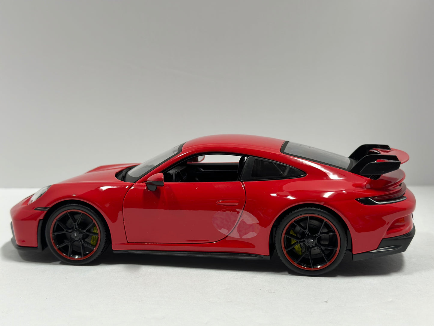 Maisto 1:18 2022 Porsche 911 GT3 Red Diecast